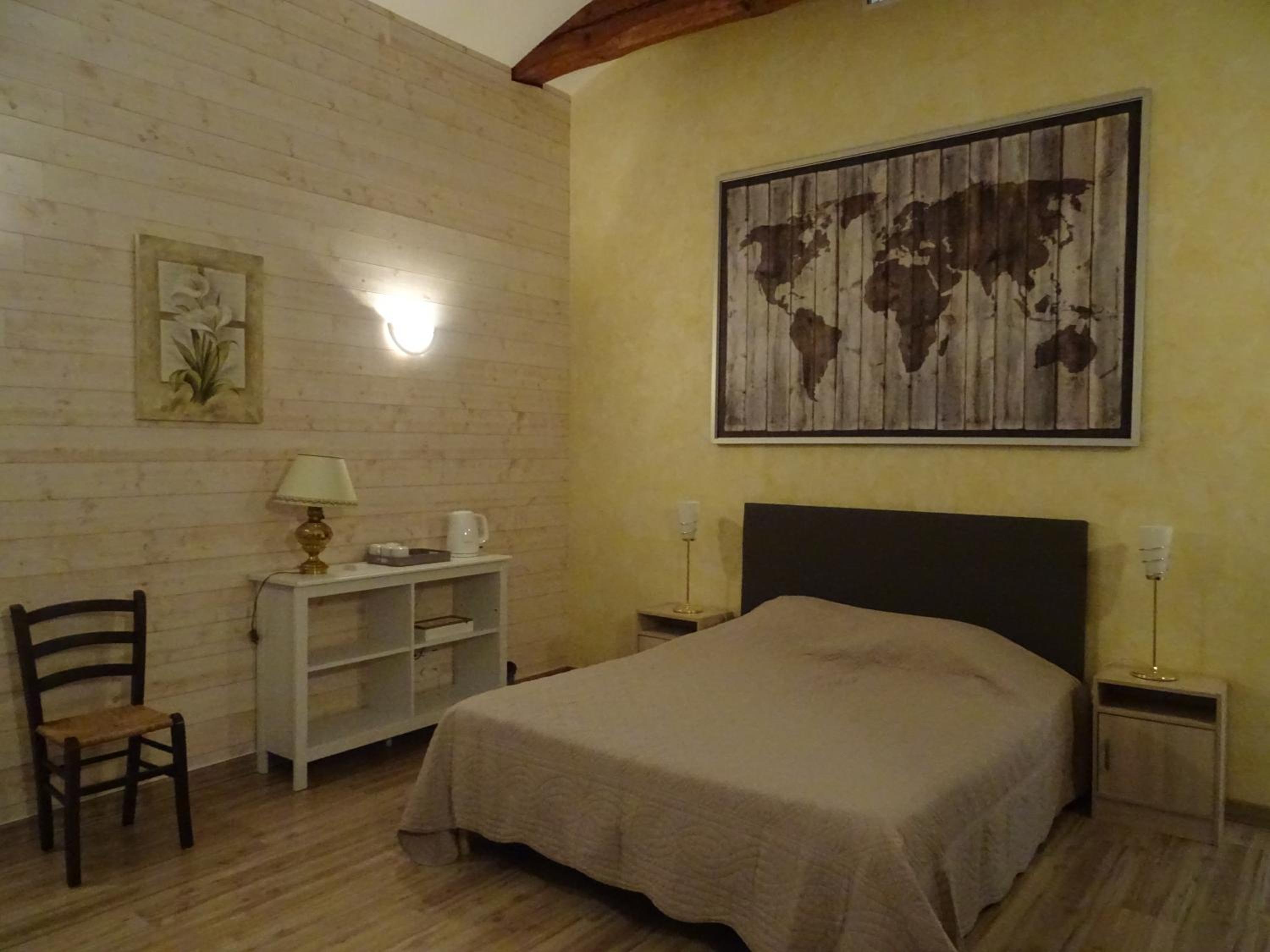Family Room with Shower photo 2