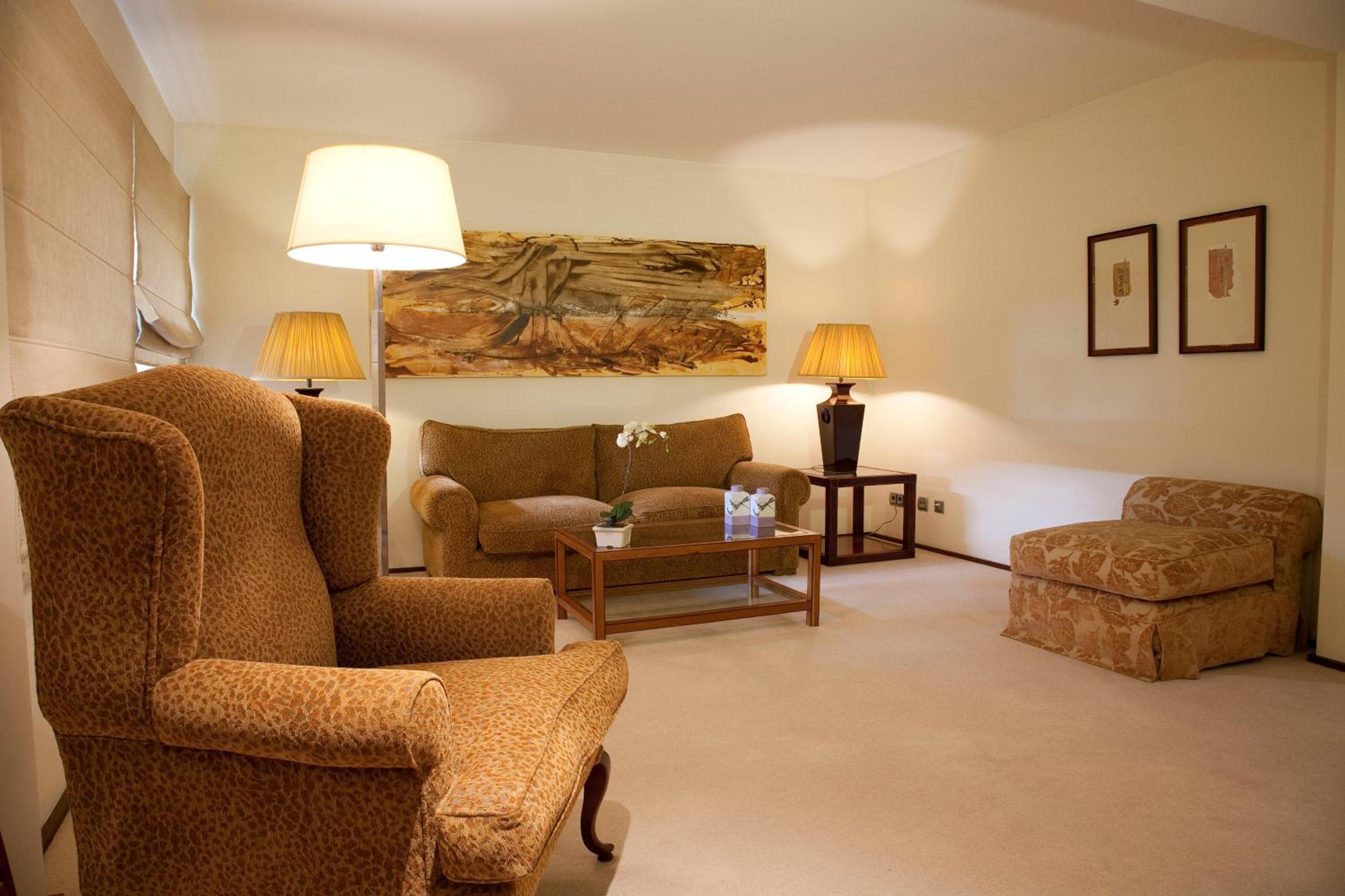 Suite - Photo 3