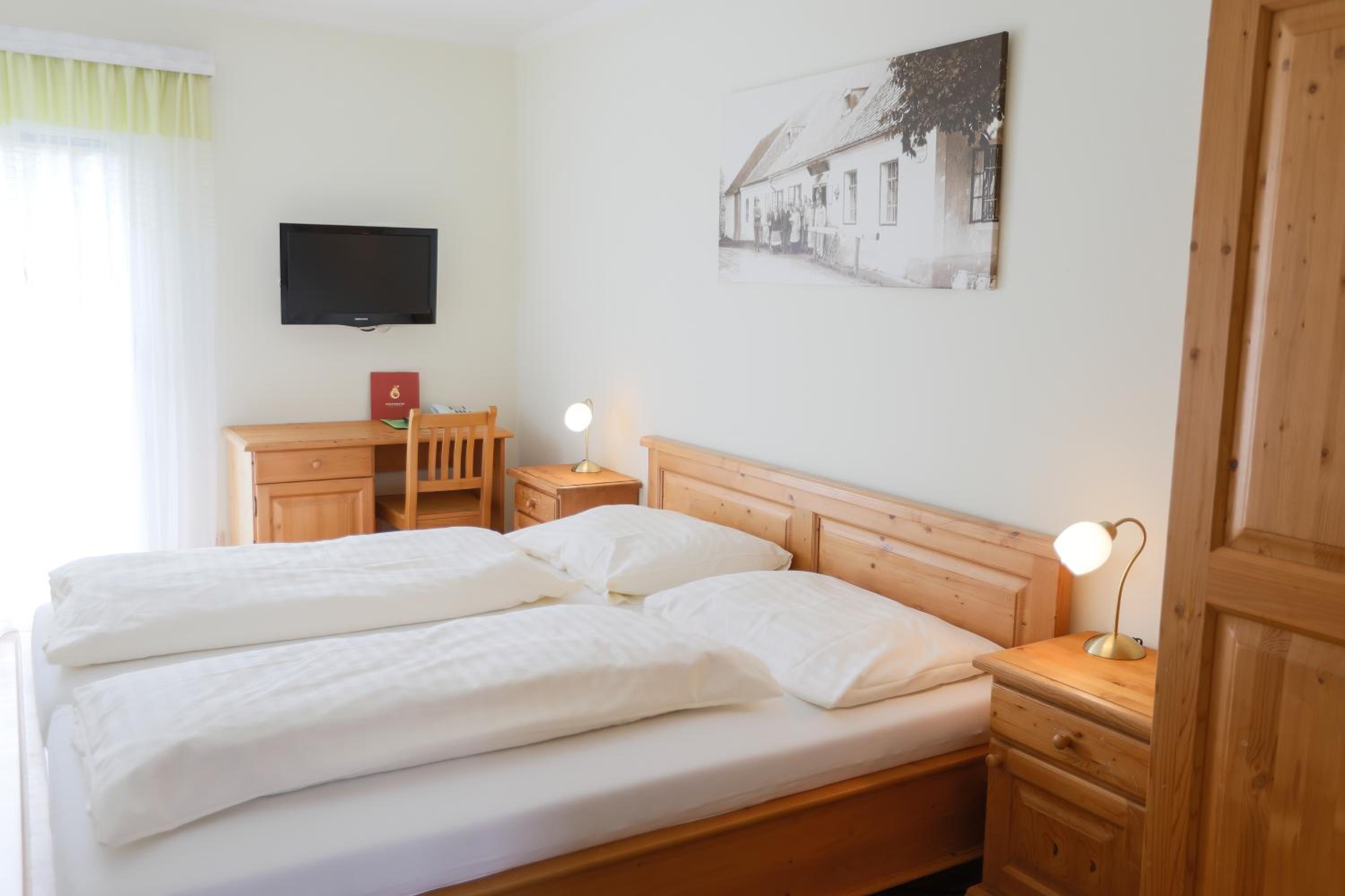 Double or Twin Room photo 3