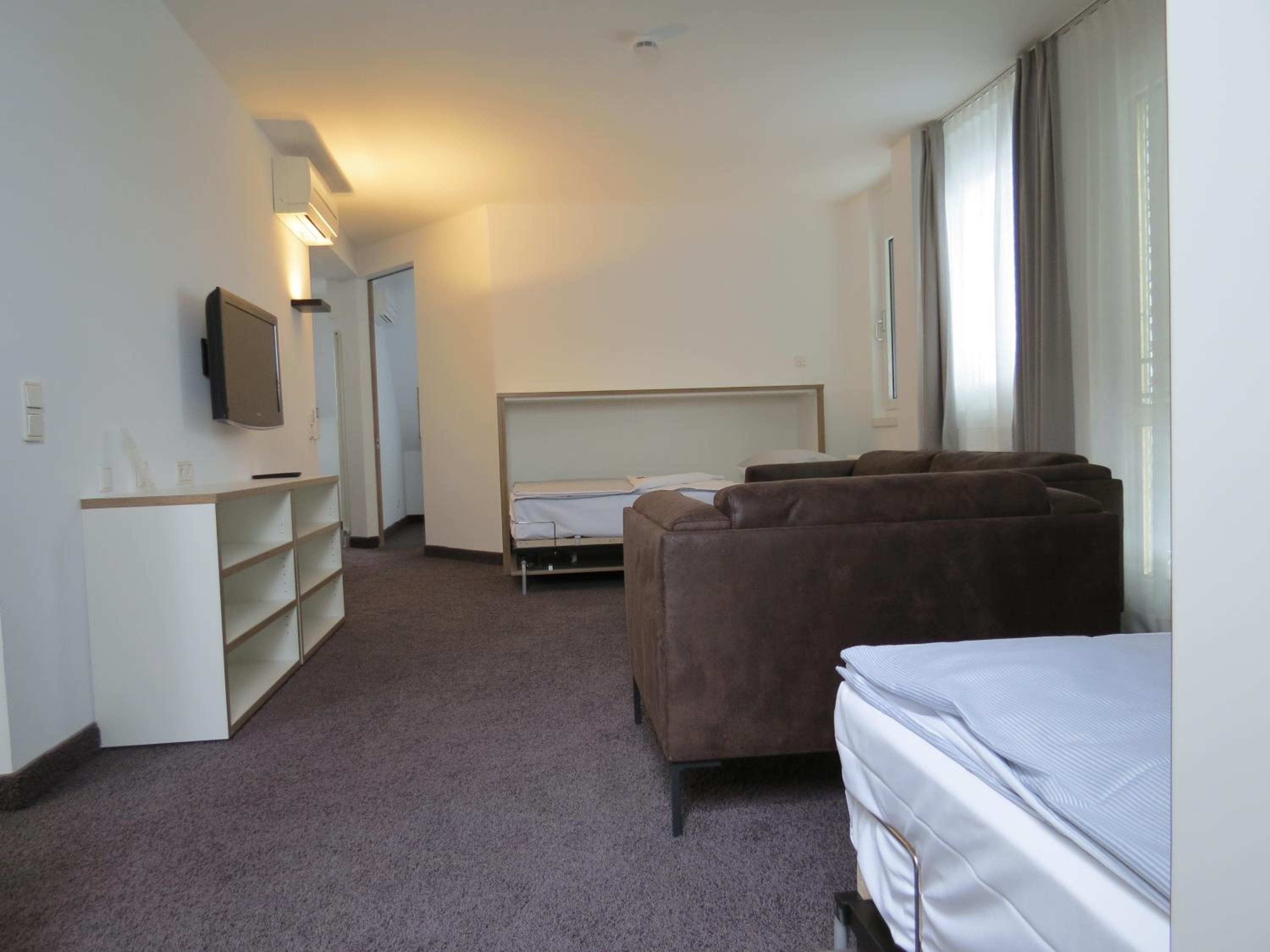 Comfort Family Suite (6 Adults) - Photo 27