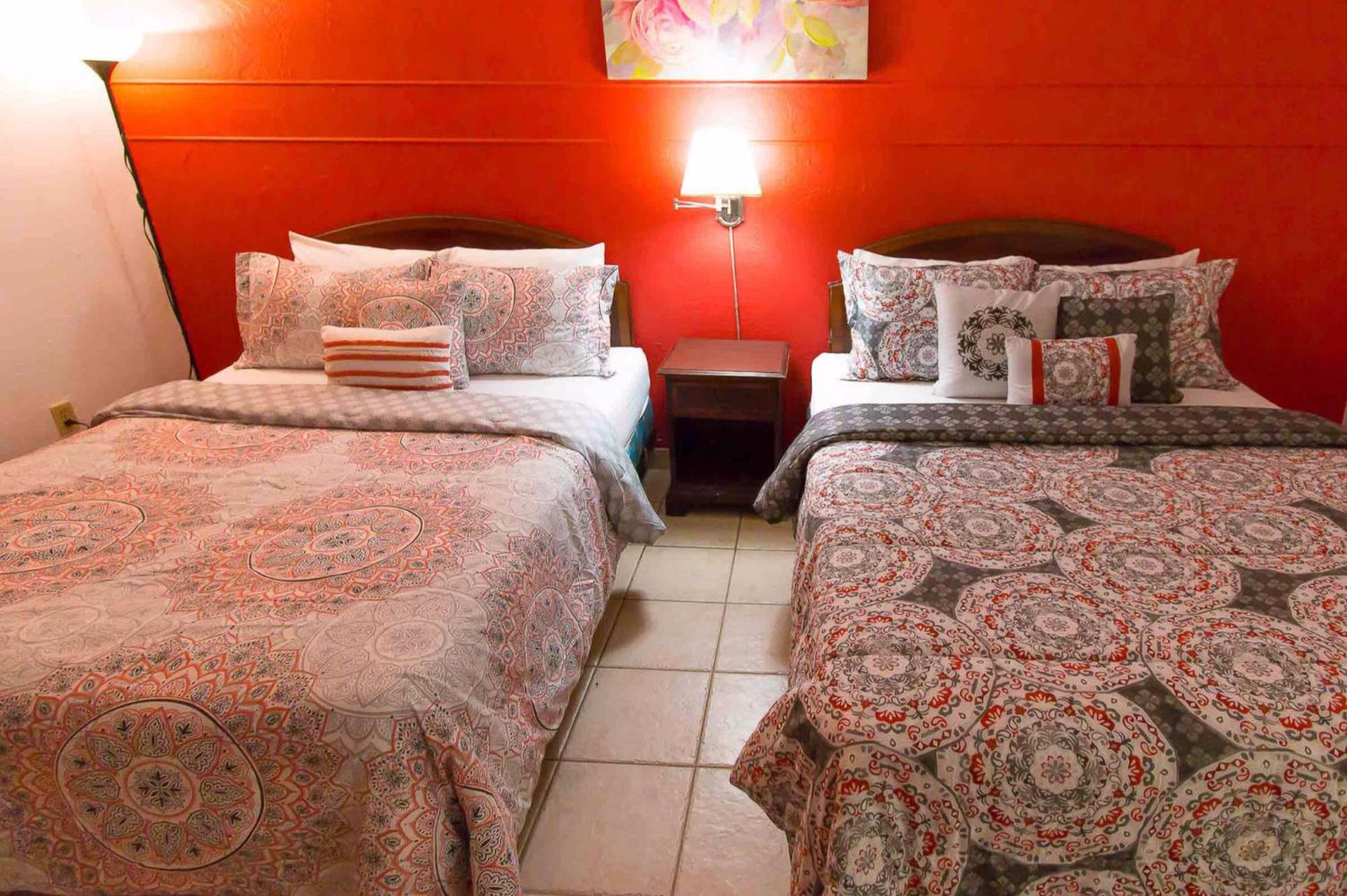 Queen Room with Two Queen Beds photo 3