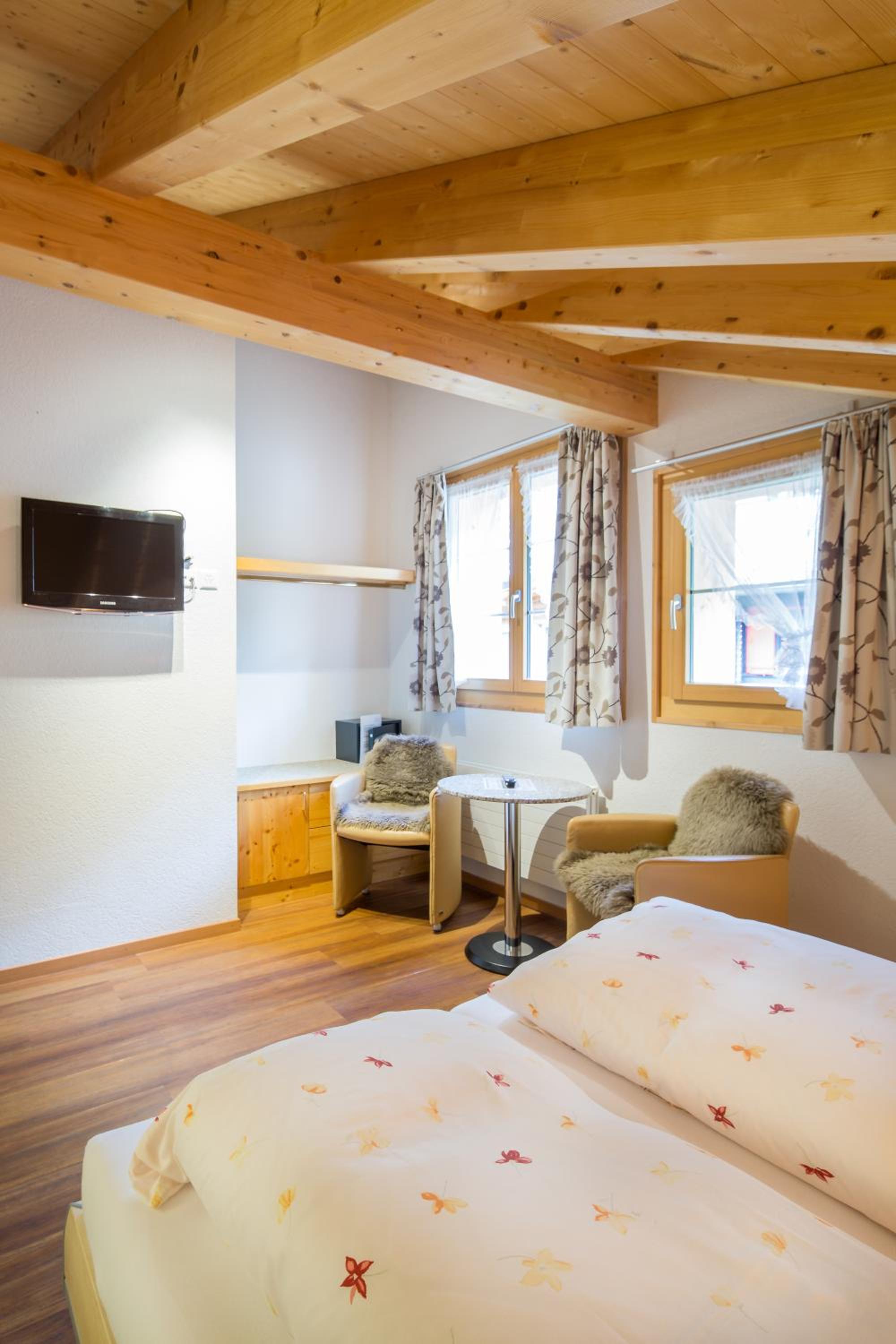 Economy Double Room - Photo 10