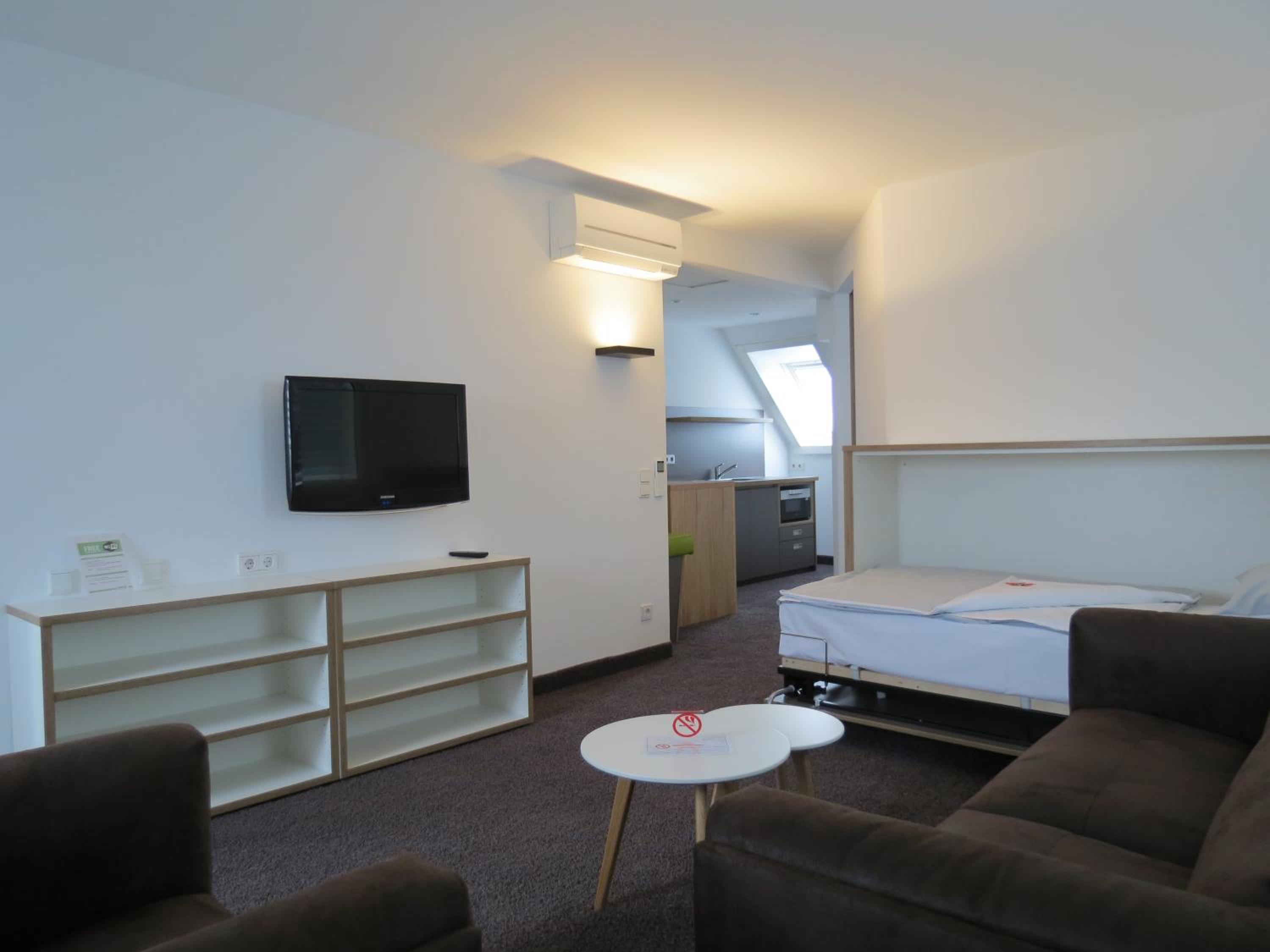 Comfort Family Suite (6 Adults) - Photo 10