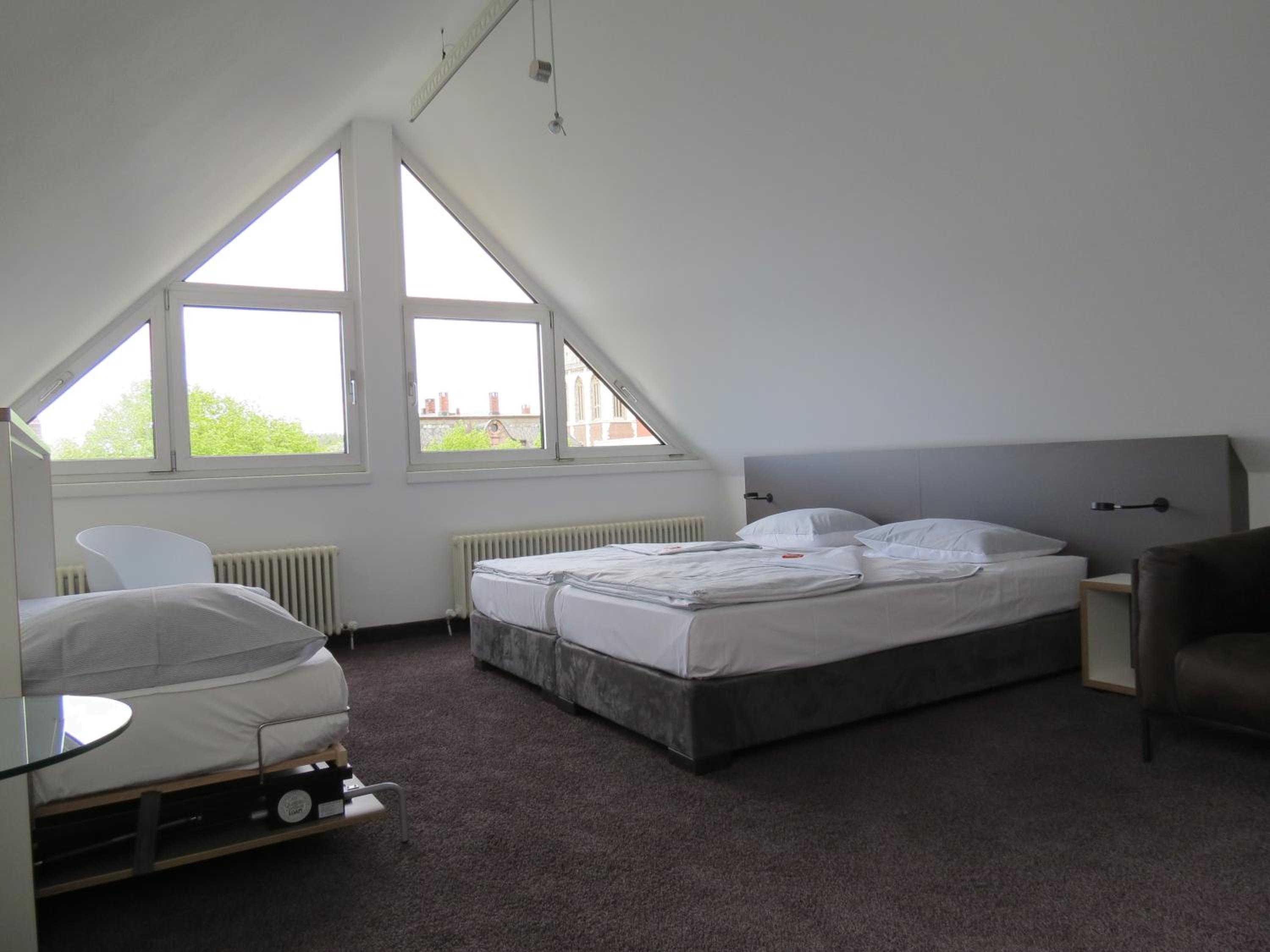 Comfort Family Suite (6 Adults) - Photo 12