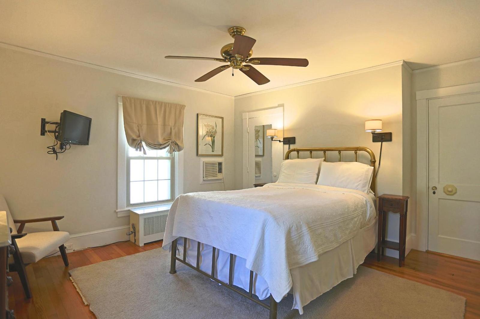 Comfort Single Room with Balcony