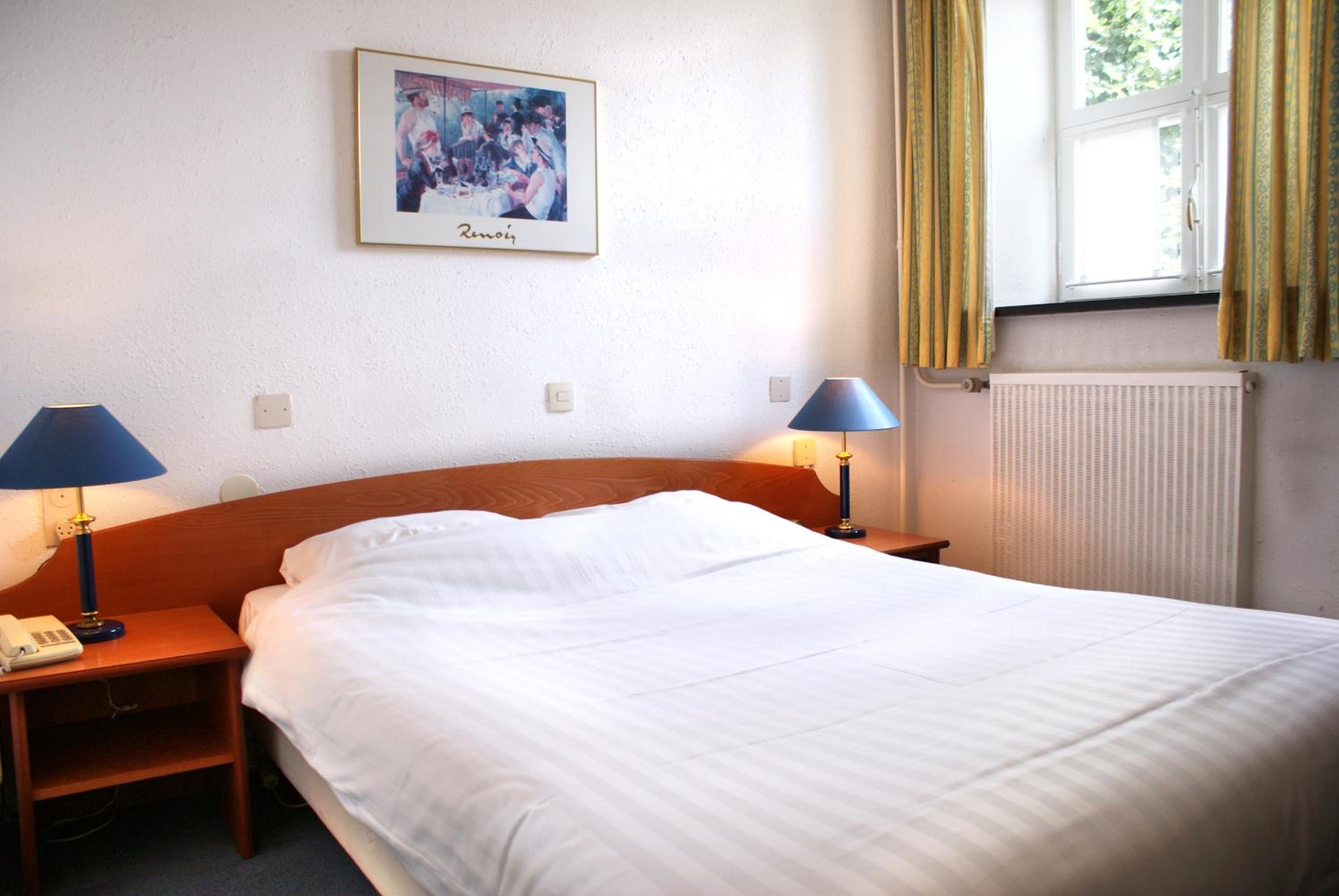 Small Double Room - Photo 1