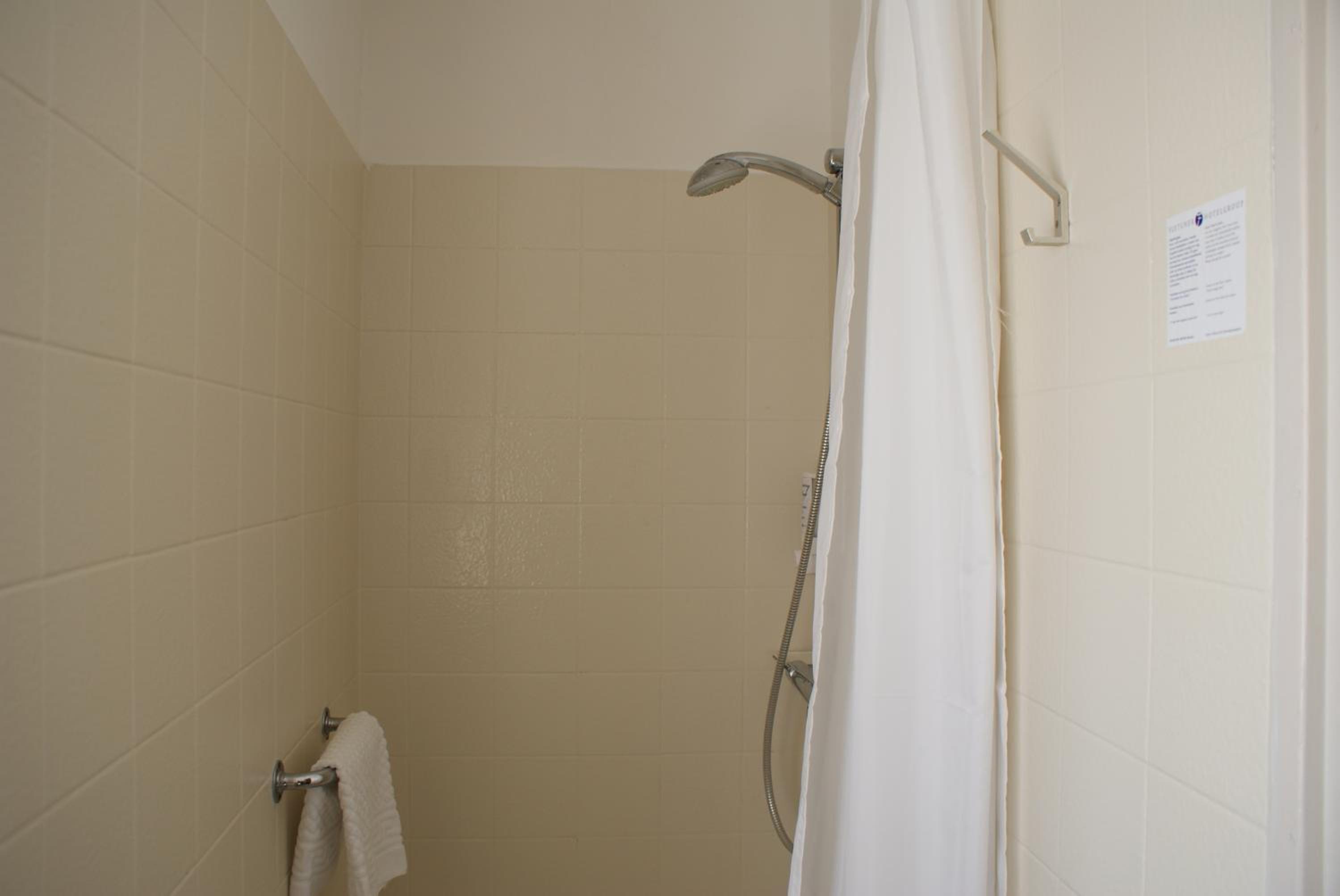 Standard Double Room - Photo 3