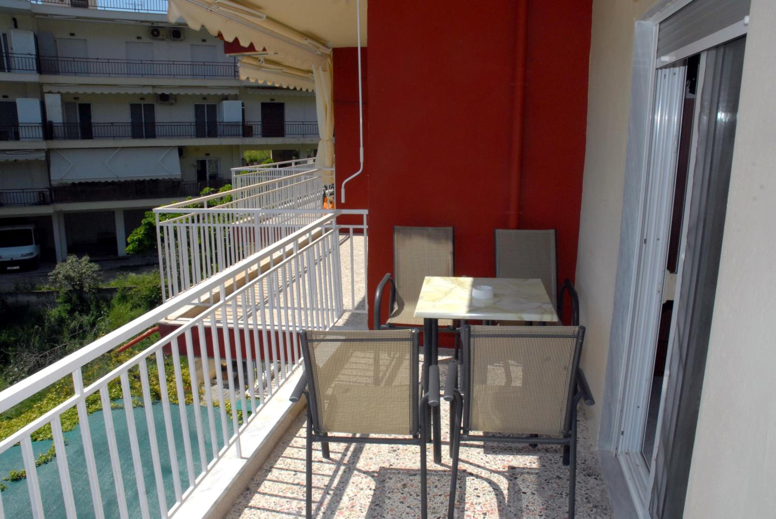 Studio Apartment photo 3