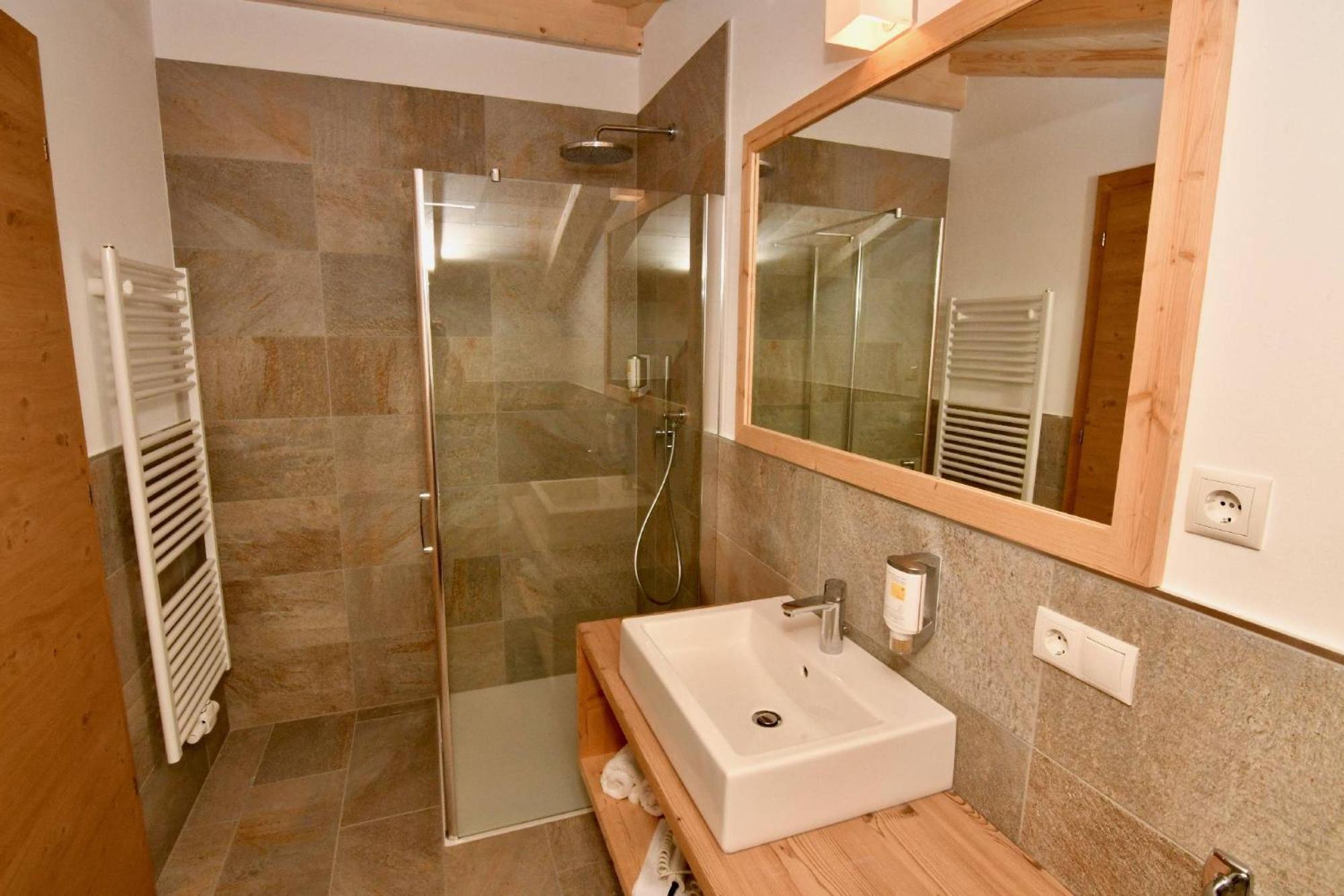 Double Room - Photo 17