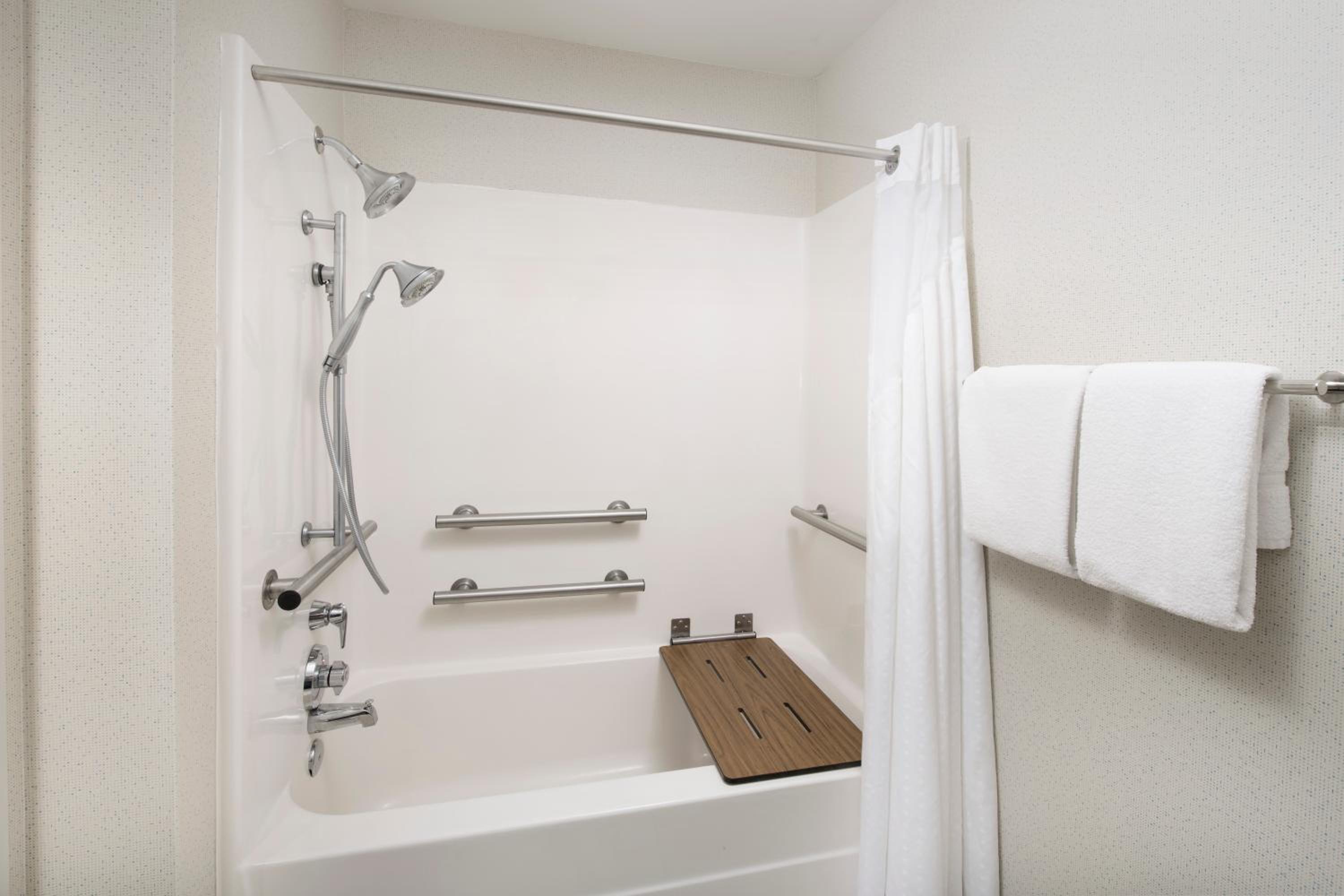 King Room - Mobility Access/Hearing Accessible - Photo 8
