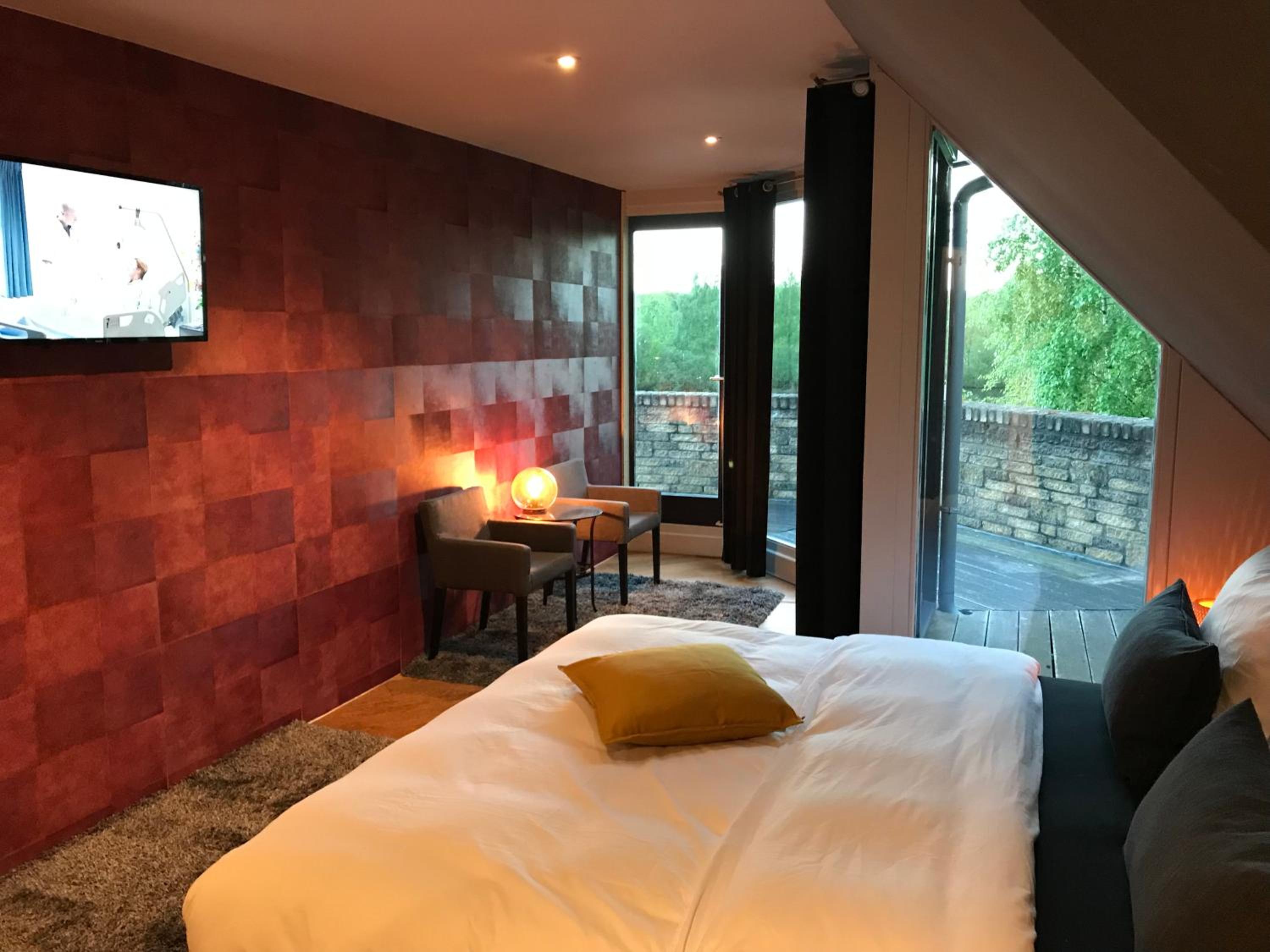 Deluxe Double Room With Balcony photo 3