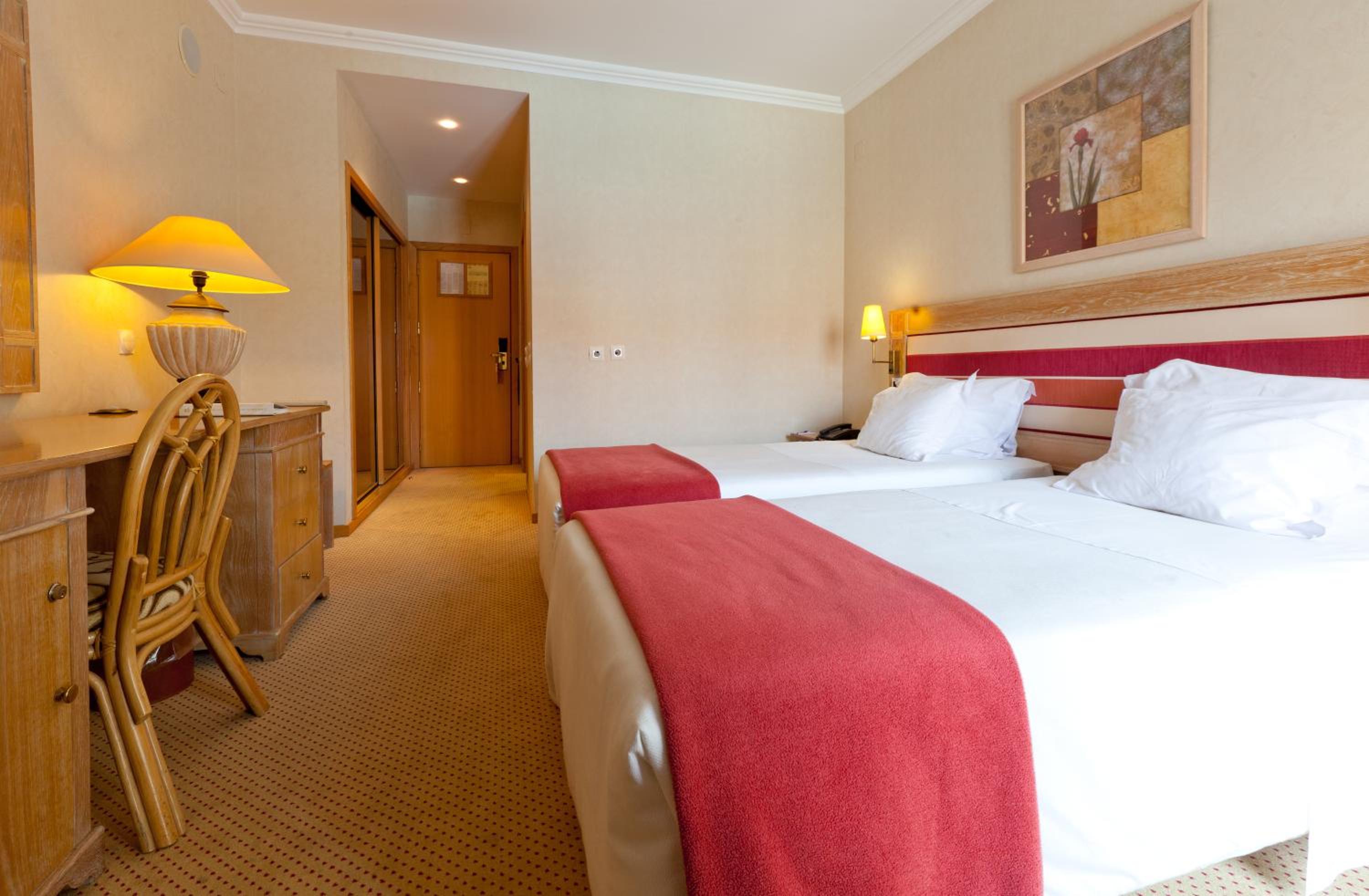 Double or Twin Room - Photo 9