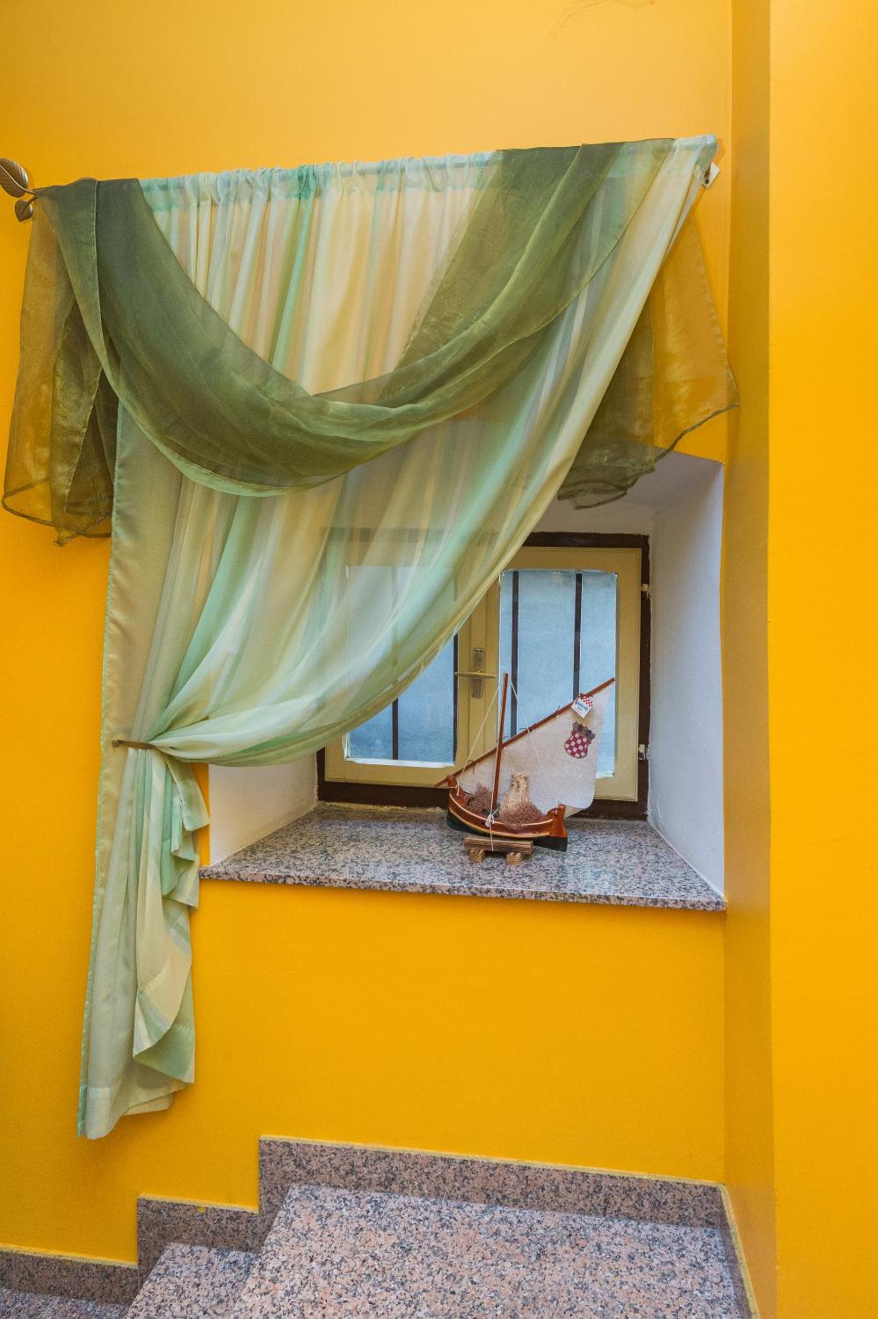 One-Bedroom Apartment - Photo 17