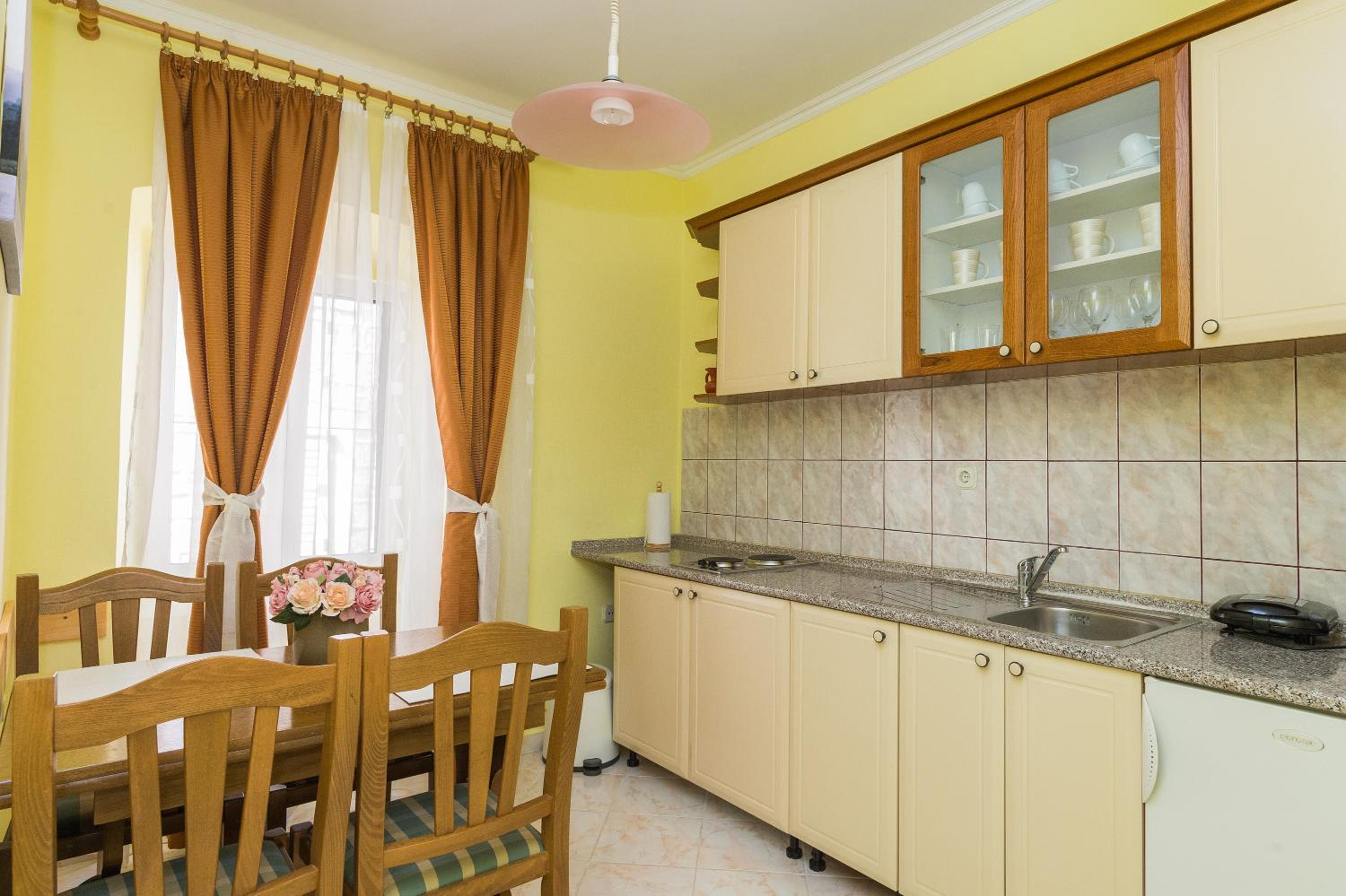 One-Bedroom Apartment - Photo 27