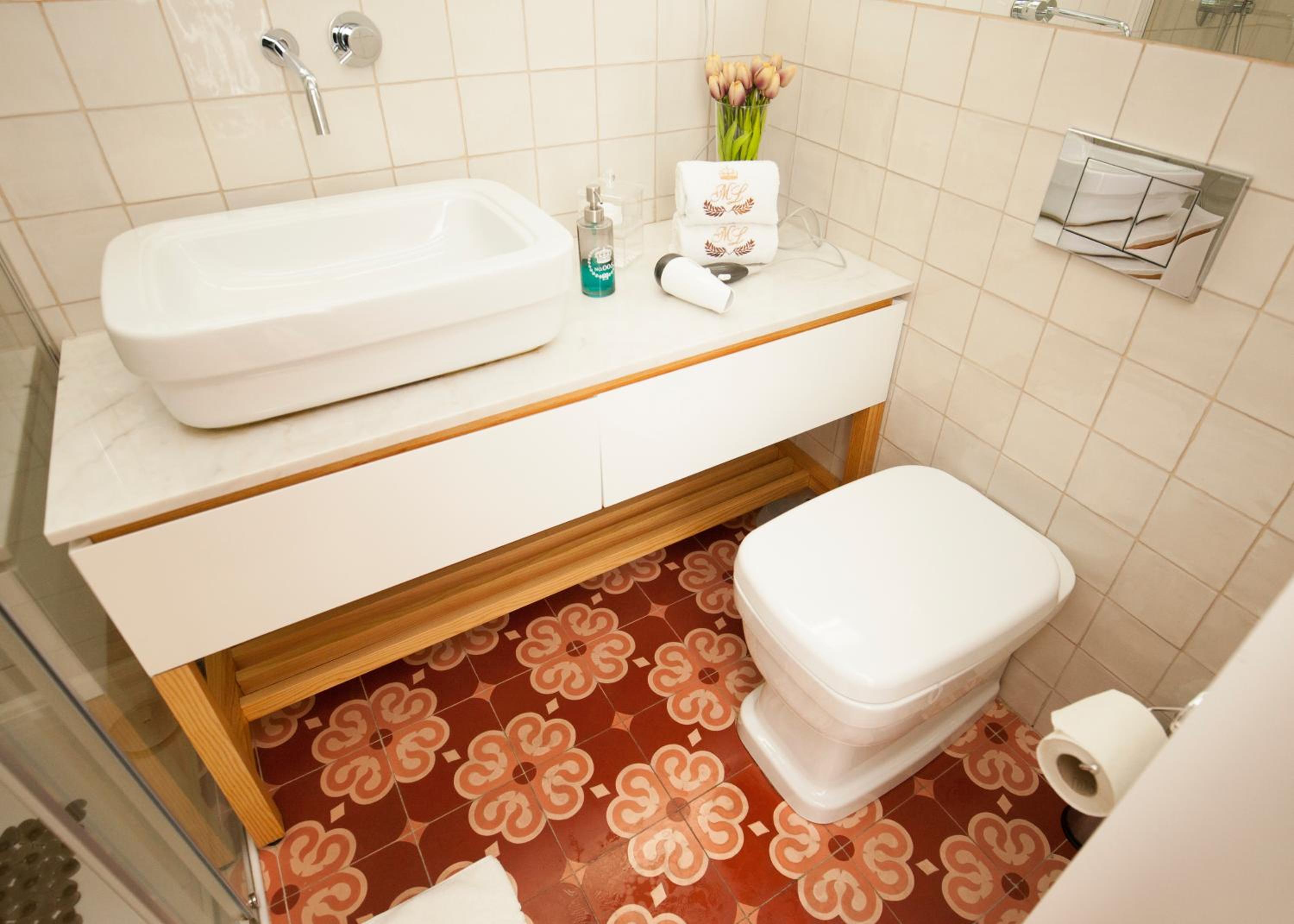 Studio Apartment - Photo 9