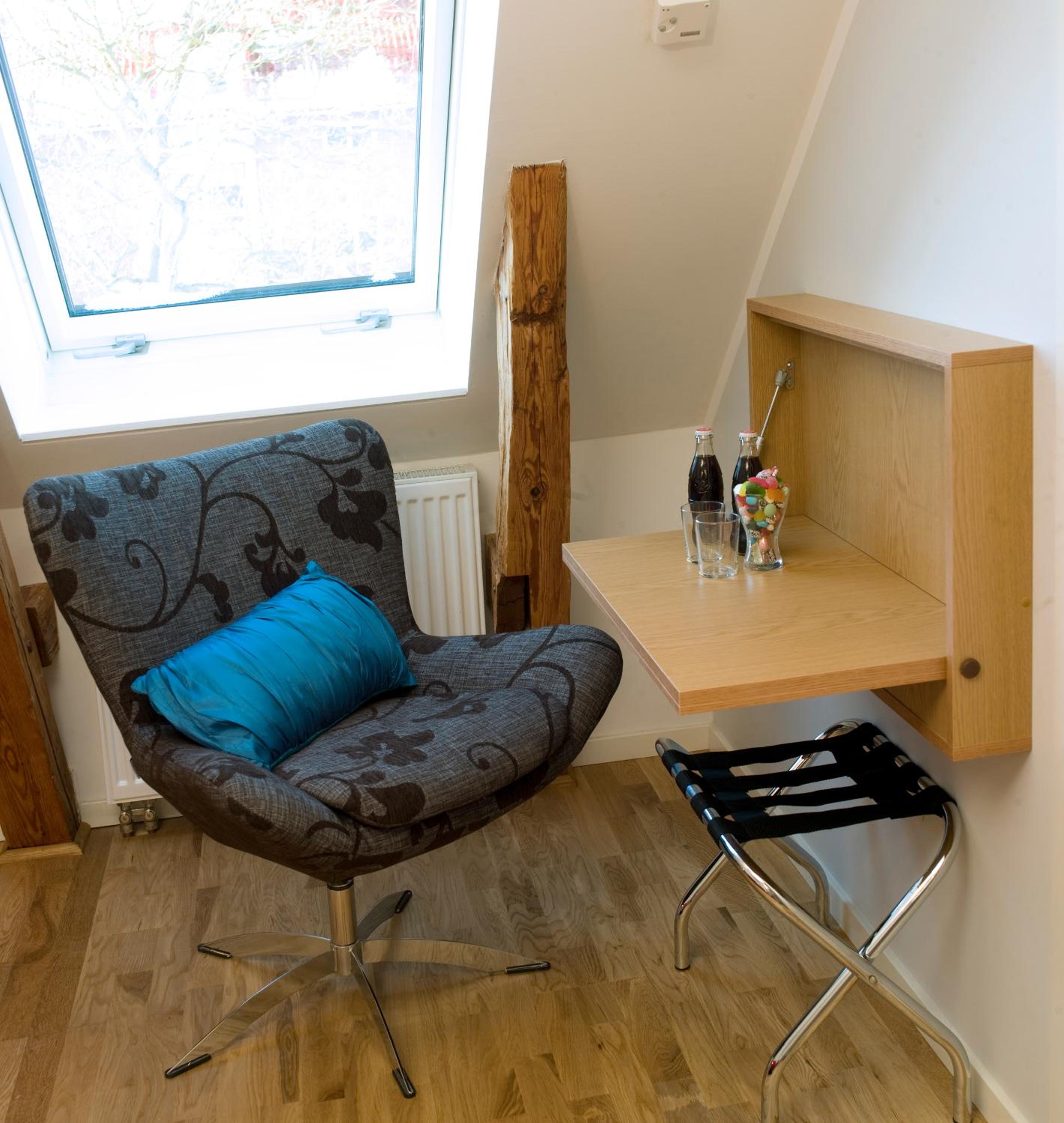 Twin Room - Photo 11