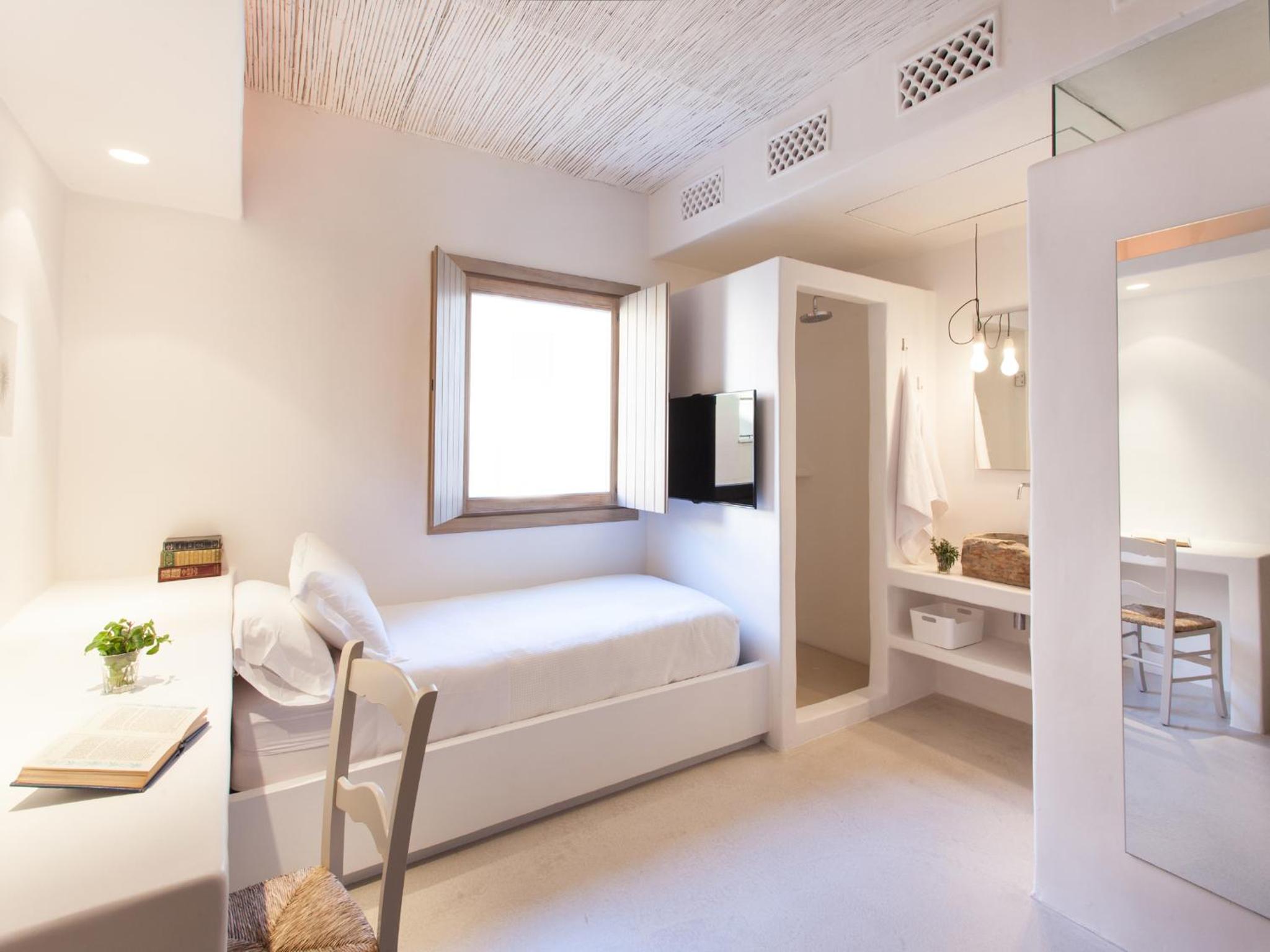 Single Room photo 3