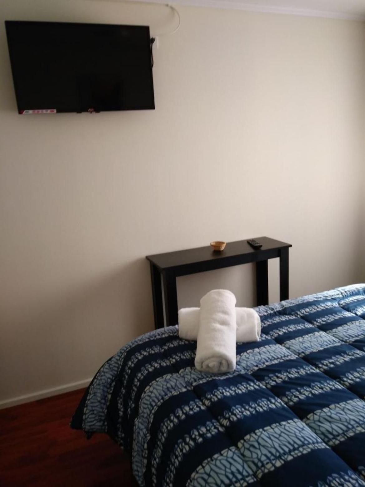Single Room with Private Bathroom photo 1