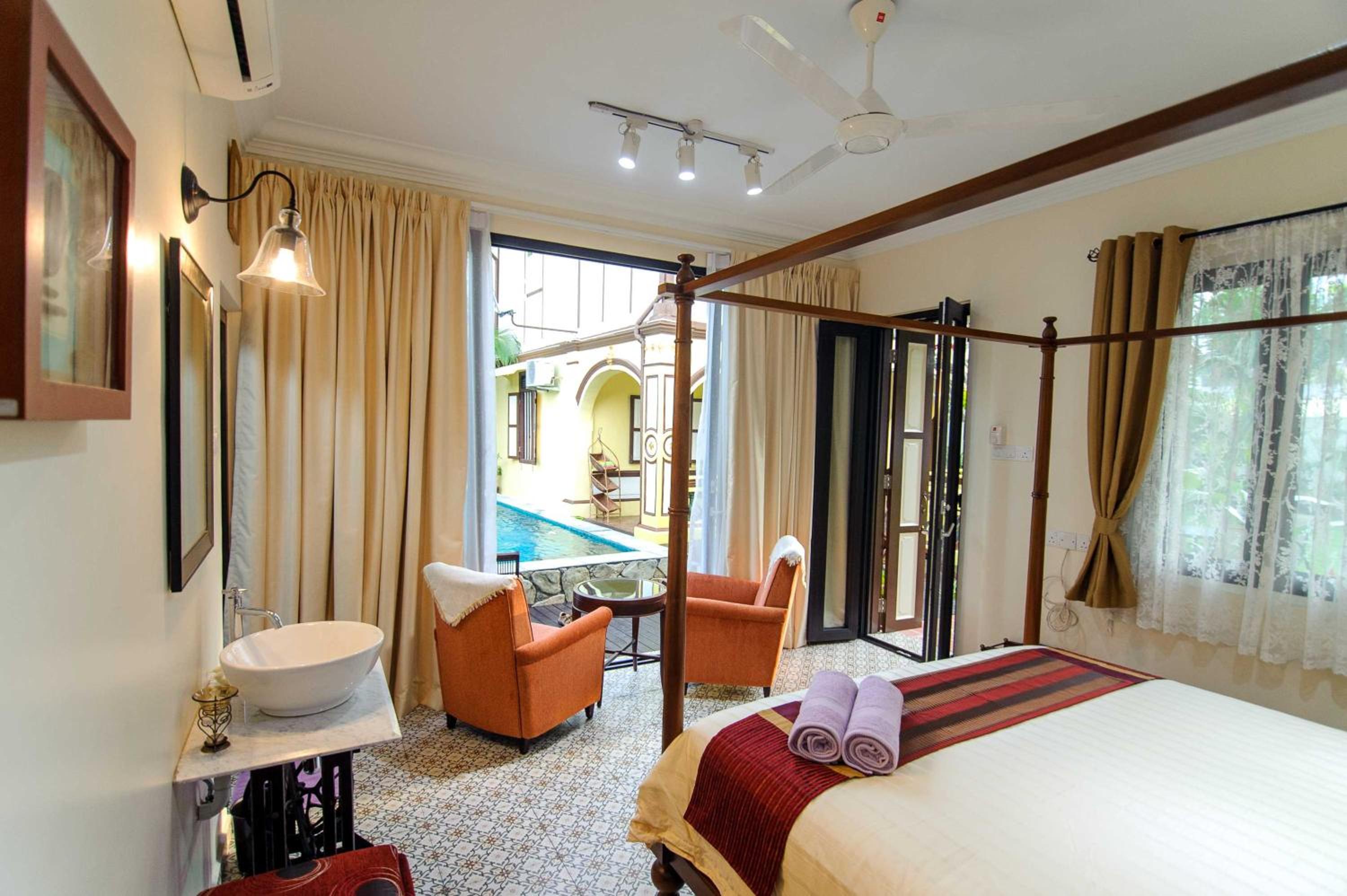 King Room with Pool View photo 3