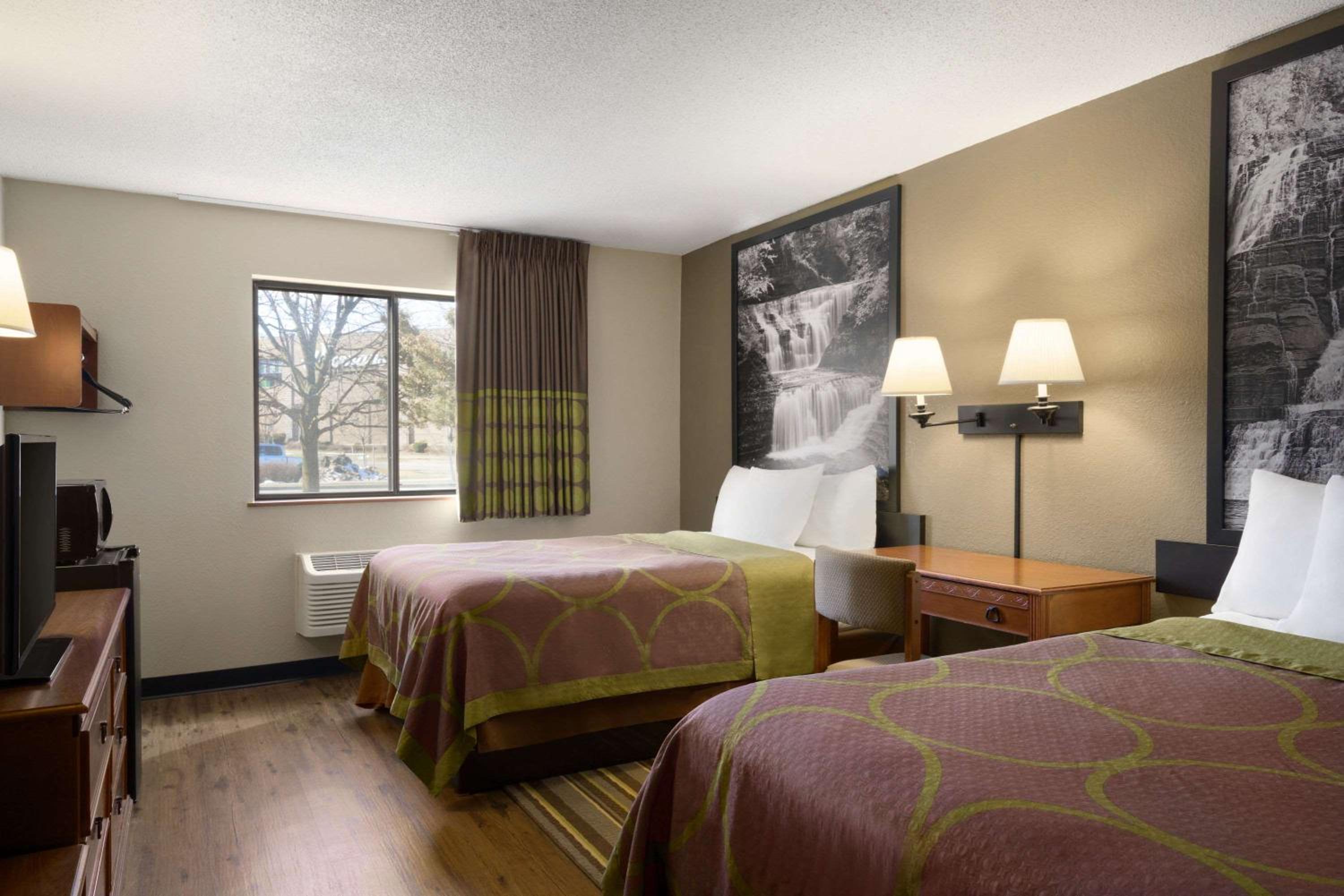 Double Room with Two Double Beds - Non-Smoking - Photo 4
