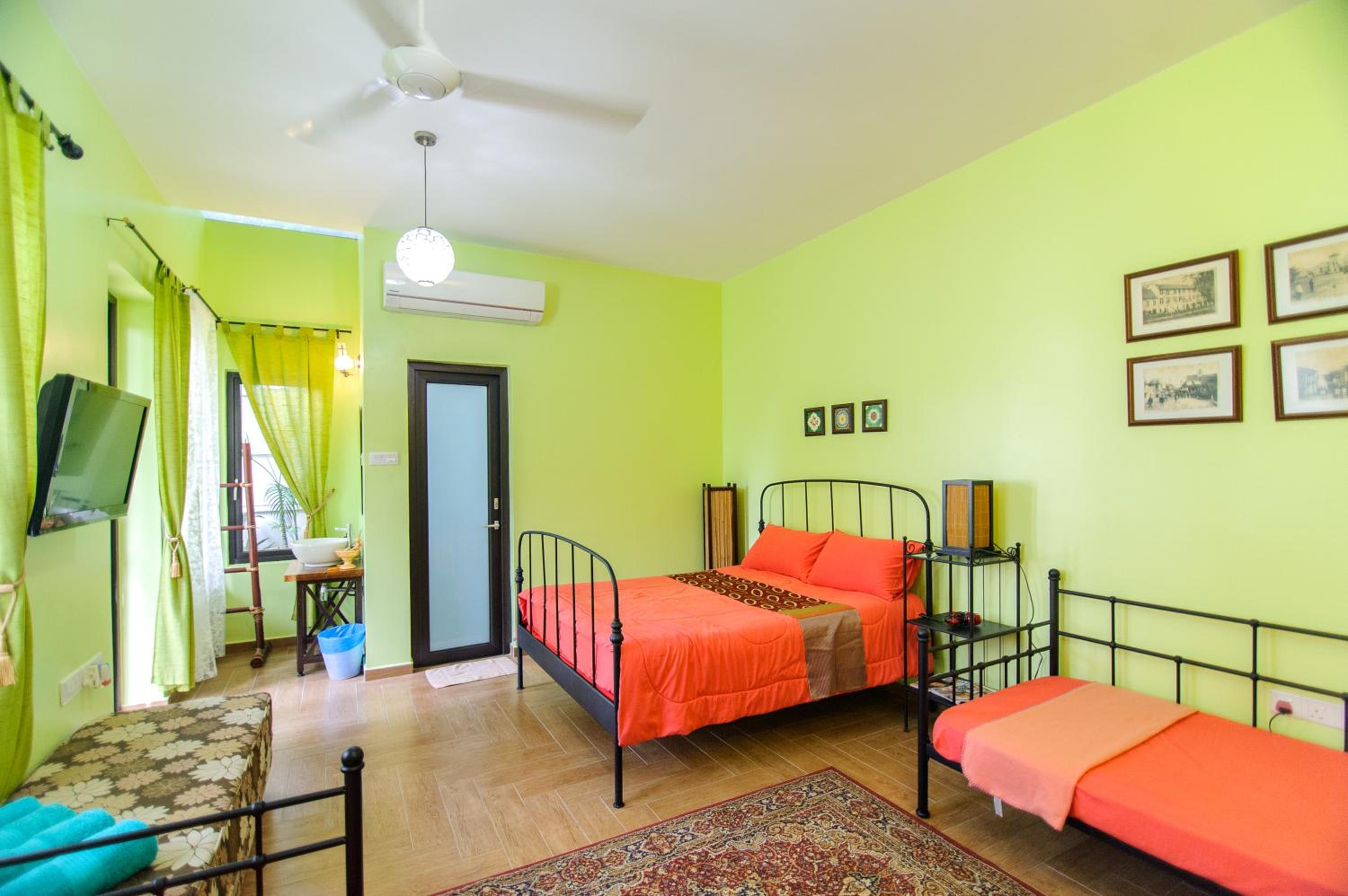 Family Room with Garden View photo 3