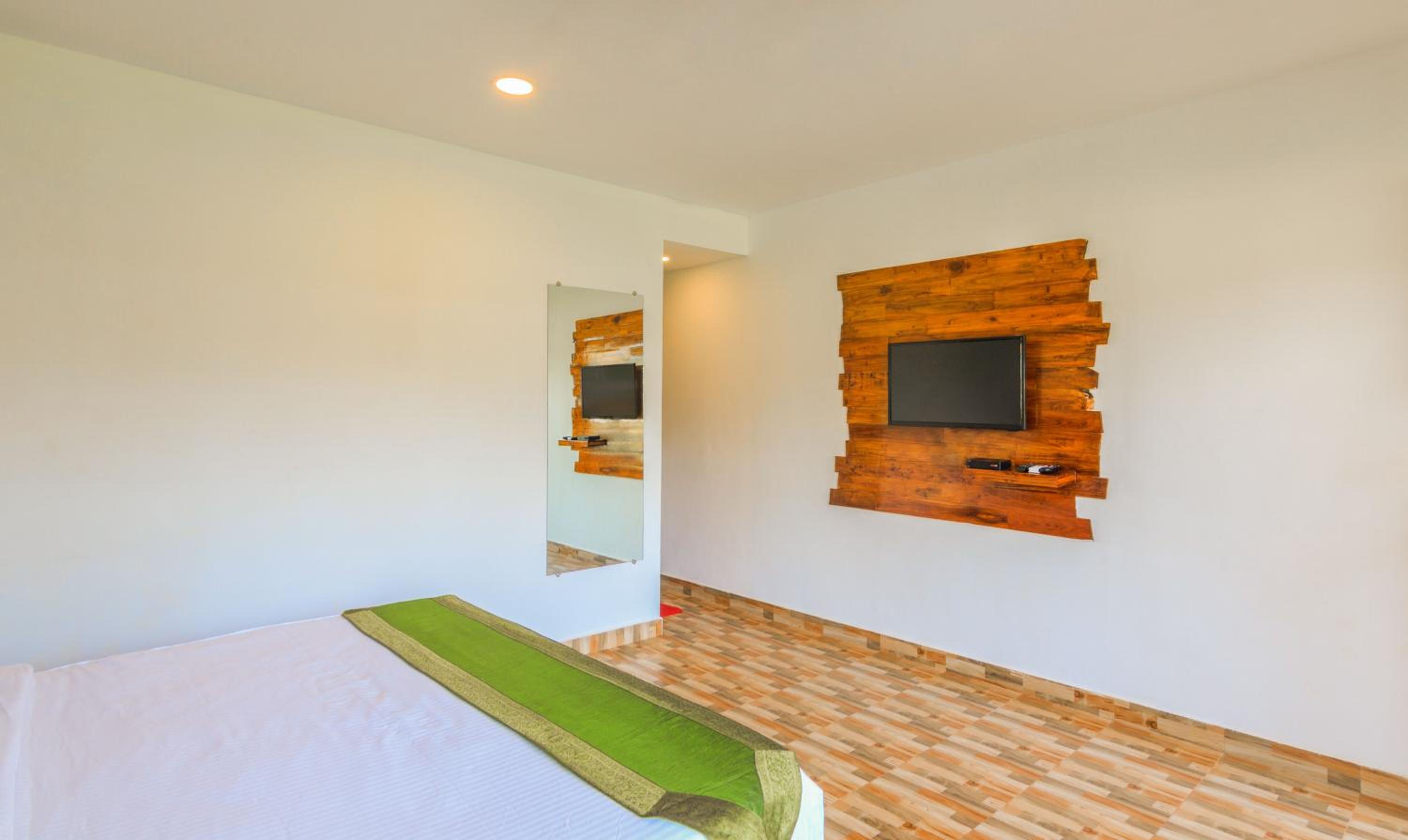 Standard Room with Lawn view photo 2