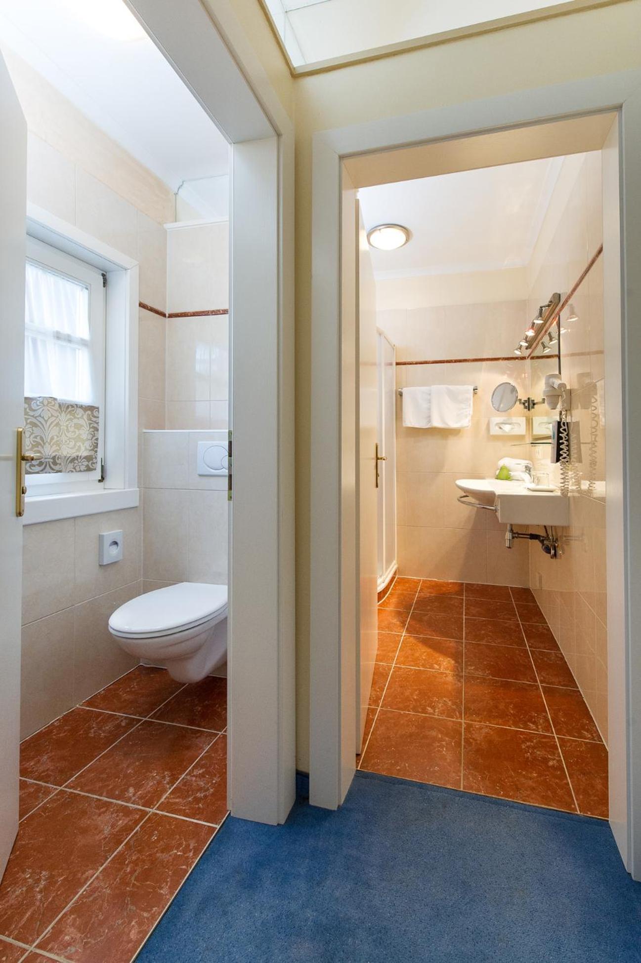 Double Room with Balcony and Garden View photo 3