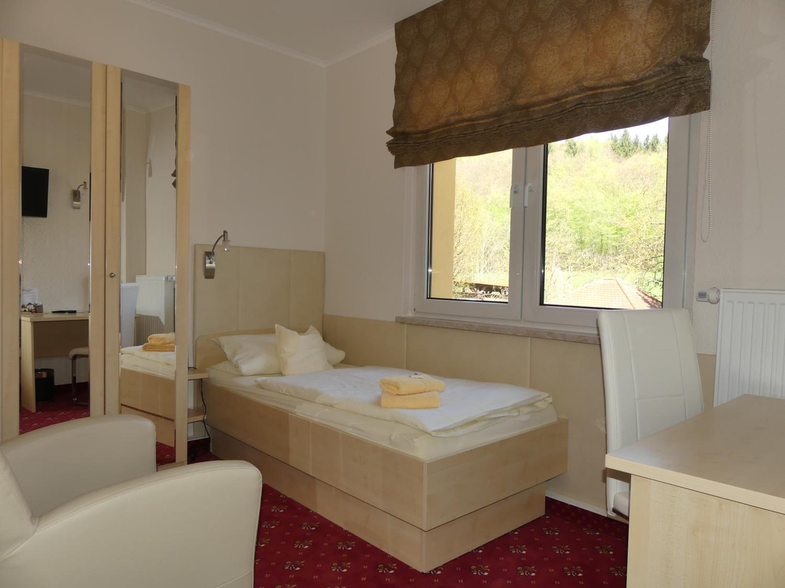 Single Room photo 3
