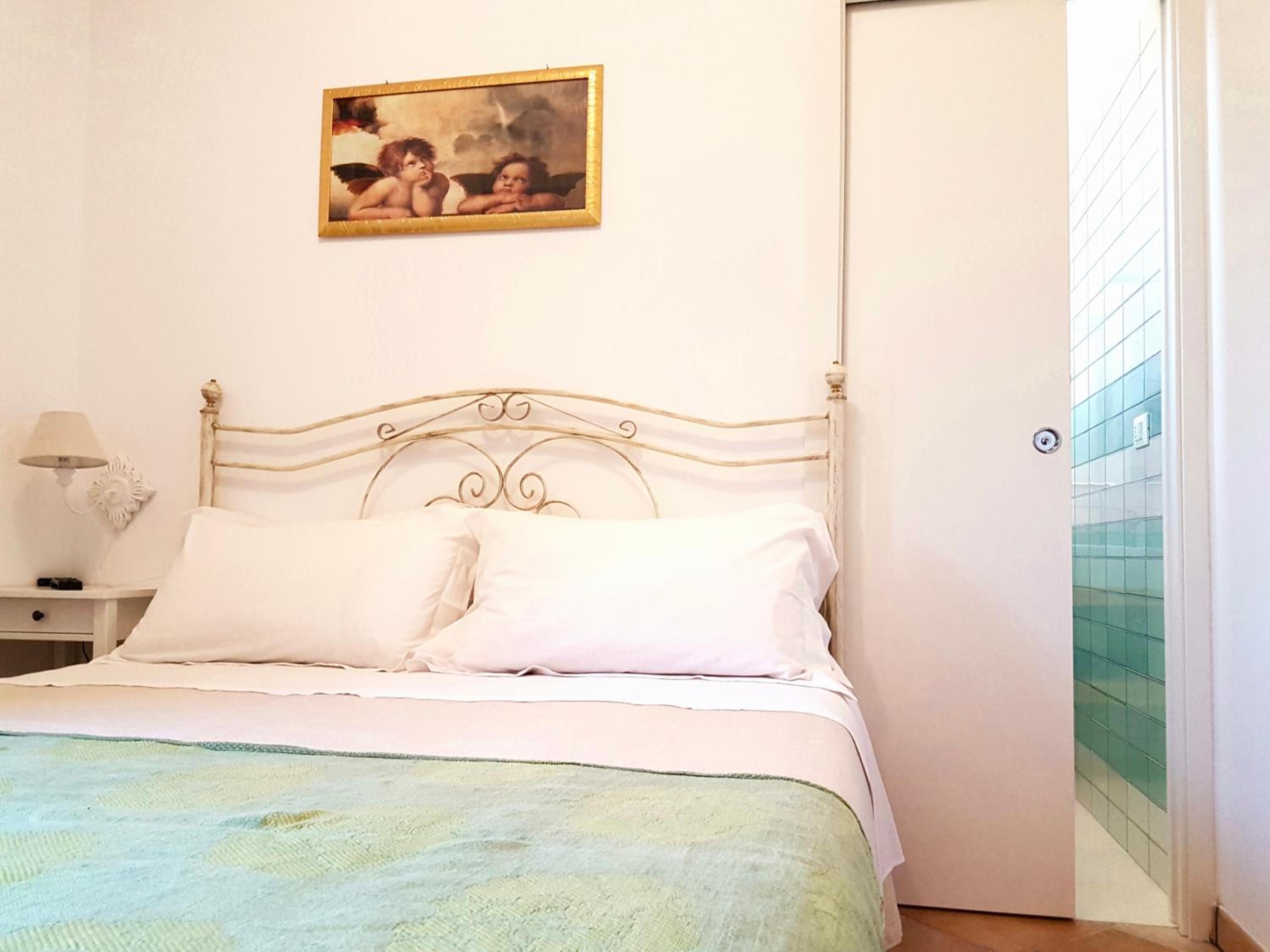 Small Double Room photo 1