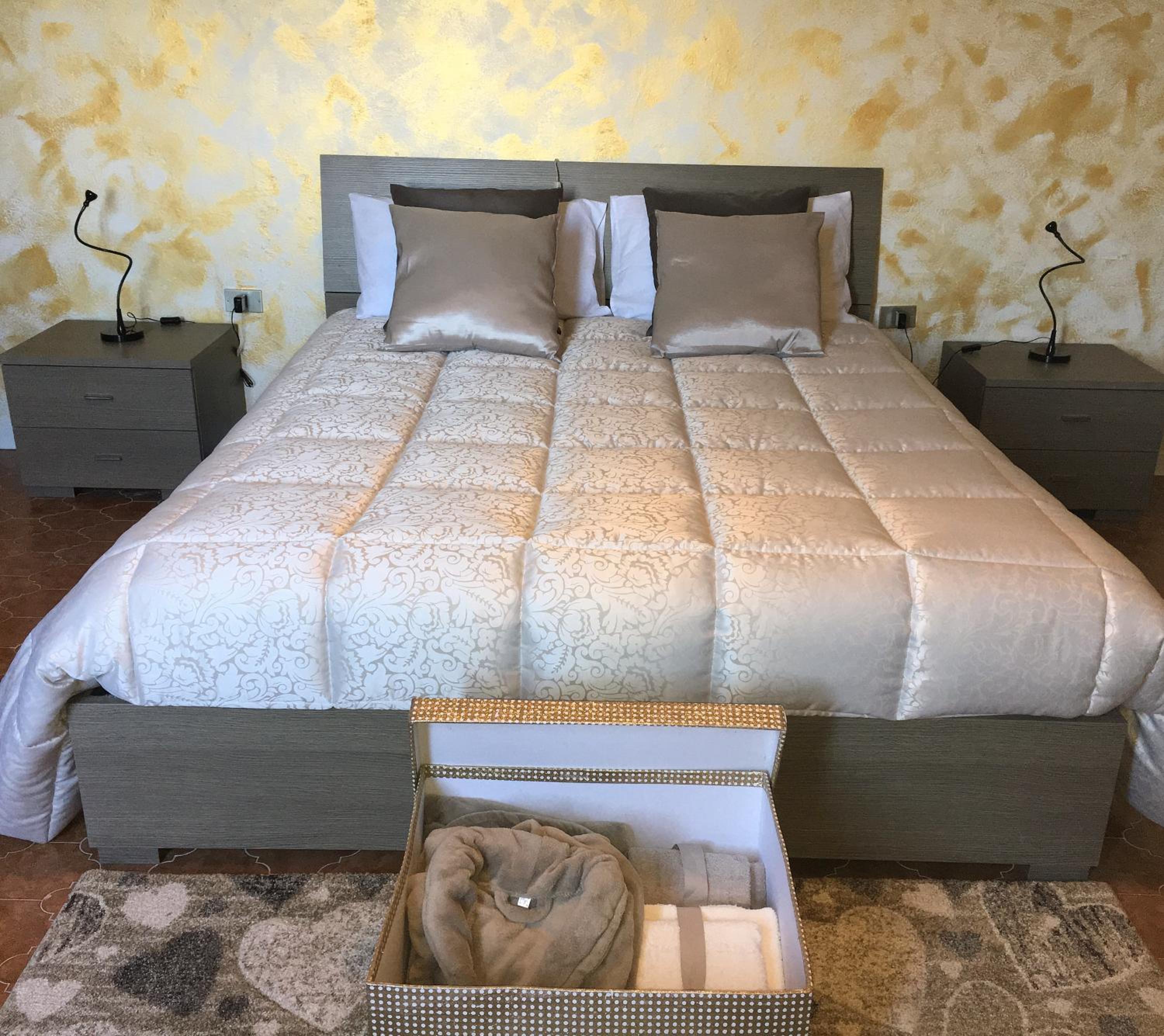 Double Room with Shared Bathroom photo 1