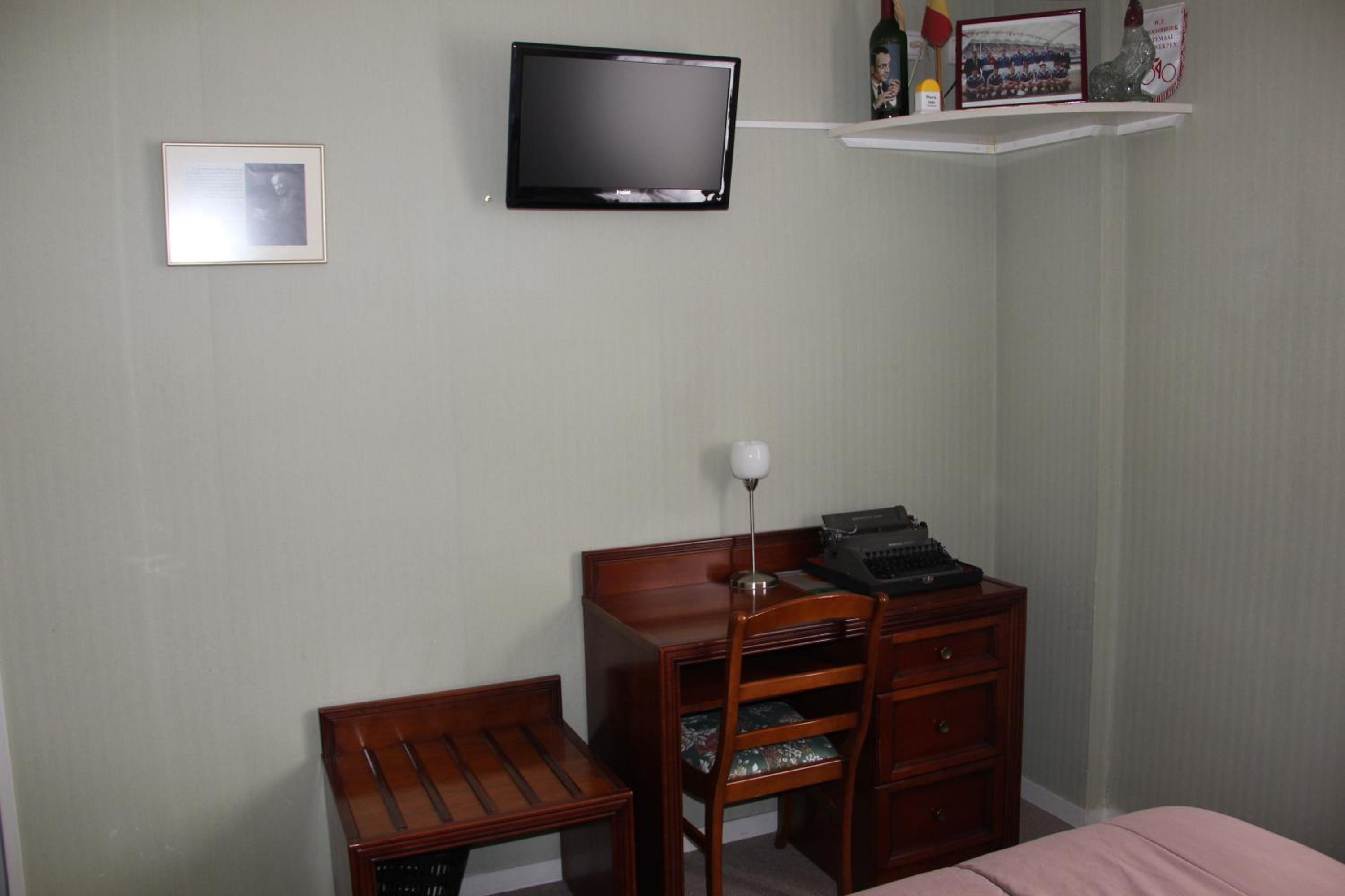Standard Double Room photo 3