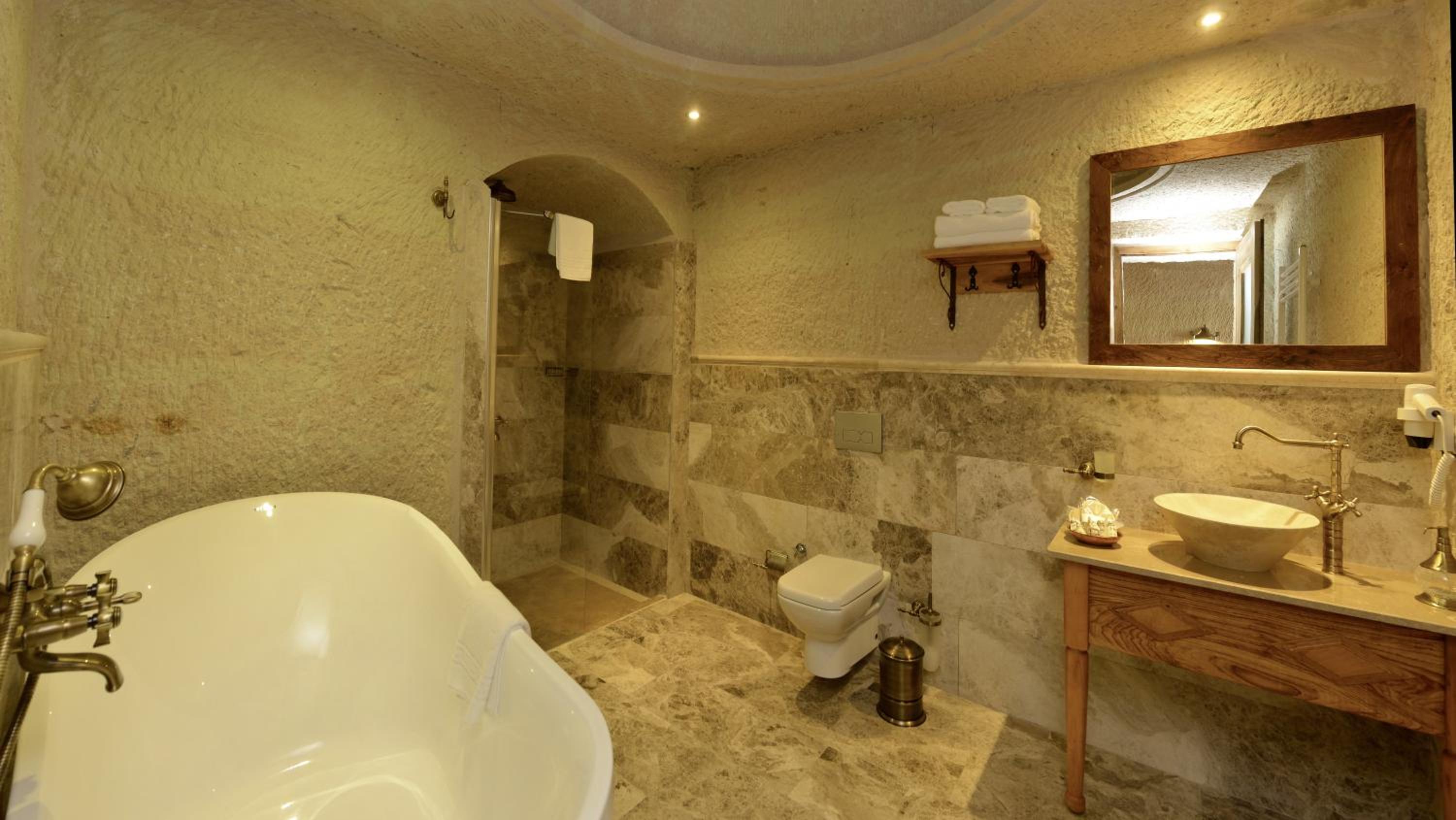 Deluxe Double Room - Photo 14