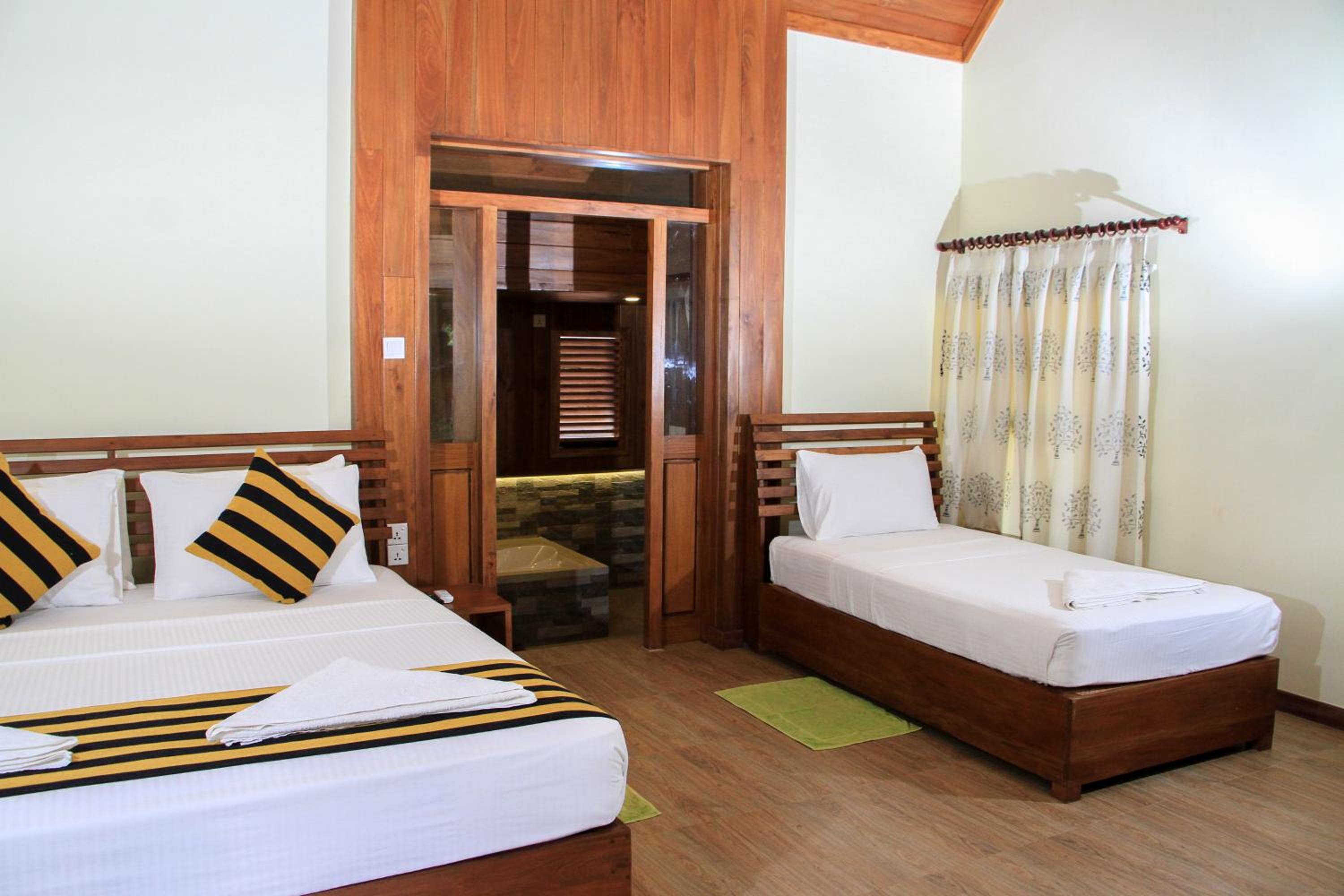 Triple Room with Lake View