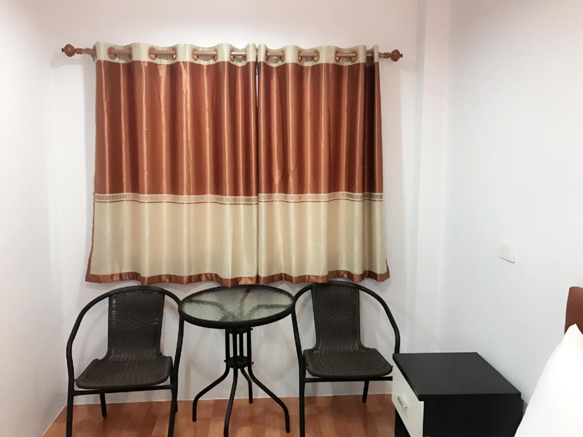 Deluxe Double Room (2 Adults + 1 Child) - Photo 13