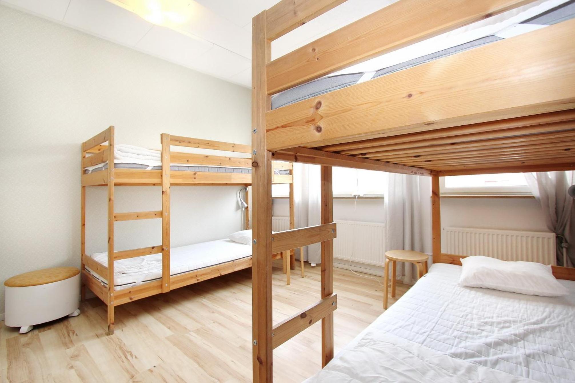 Quadruple Room with Shared Bathroom photo 3