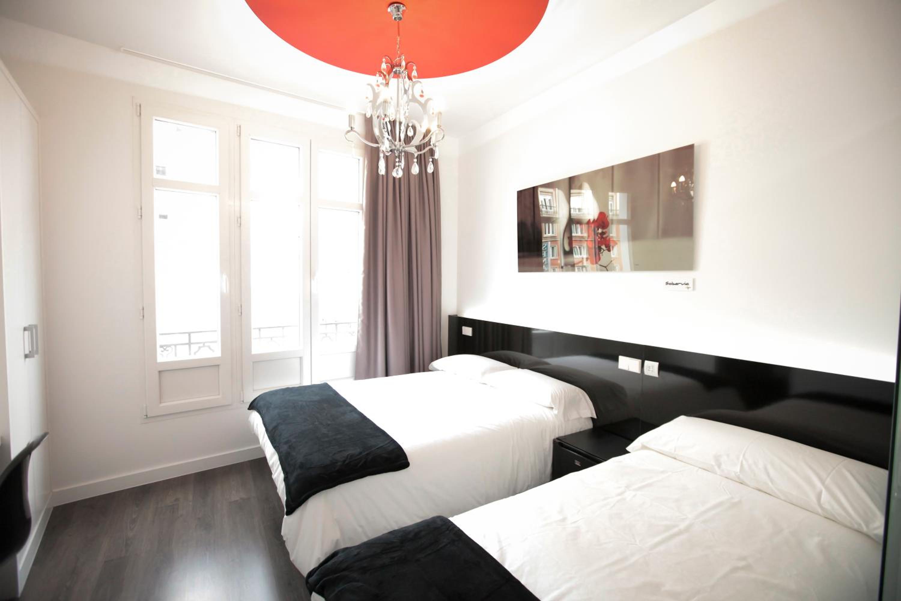 Double Room with Extra Bed (2 Adults + 1 Child) photo 2