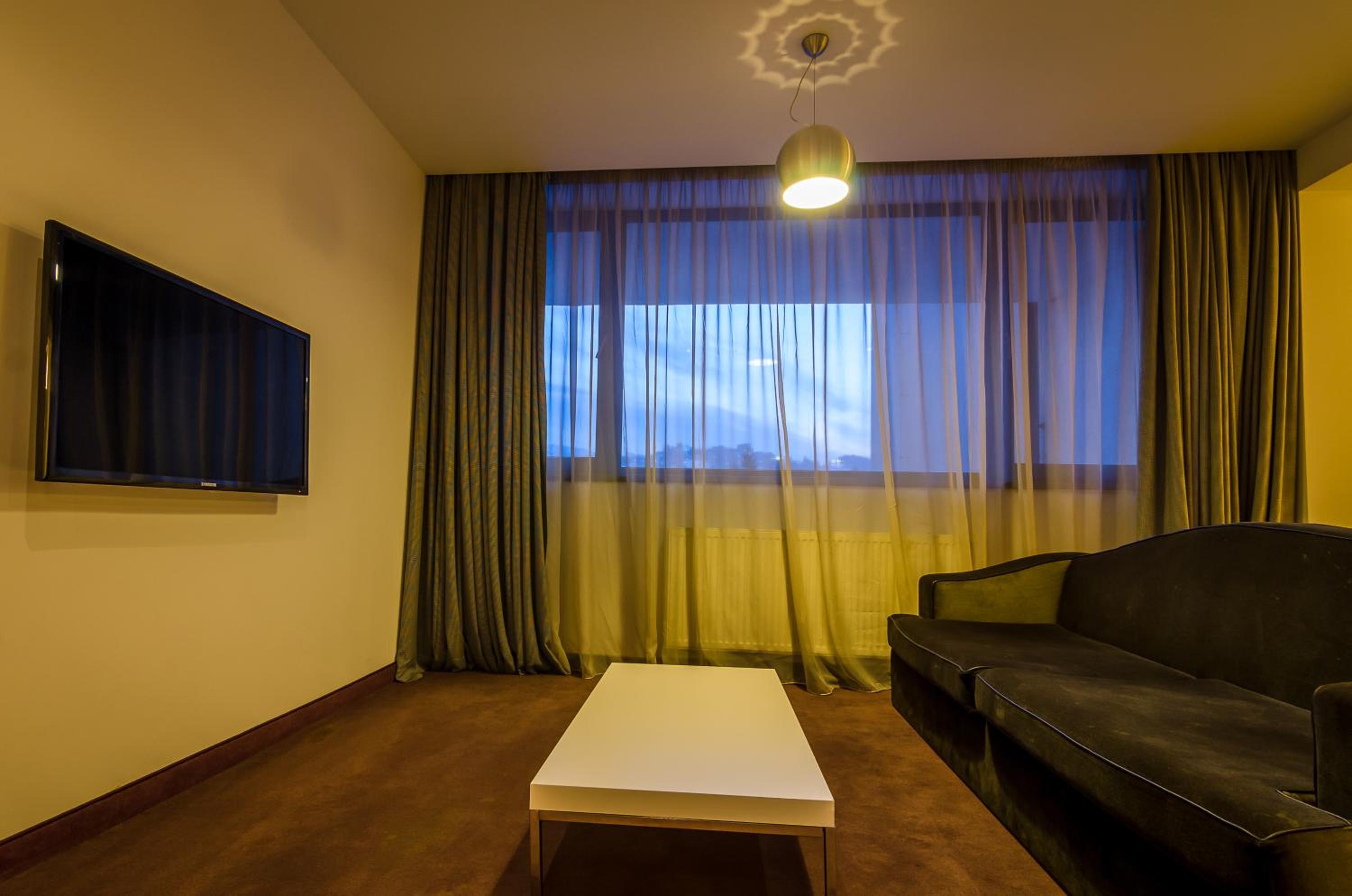 One-Bedroom Apartment - Photo 127