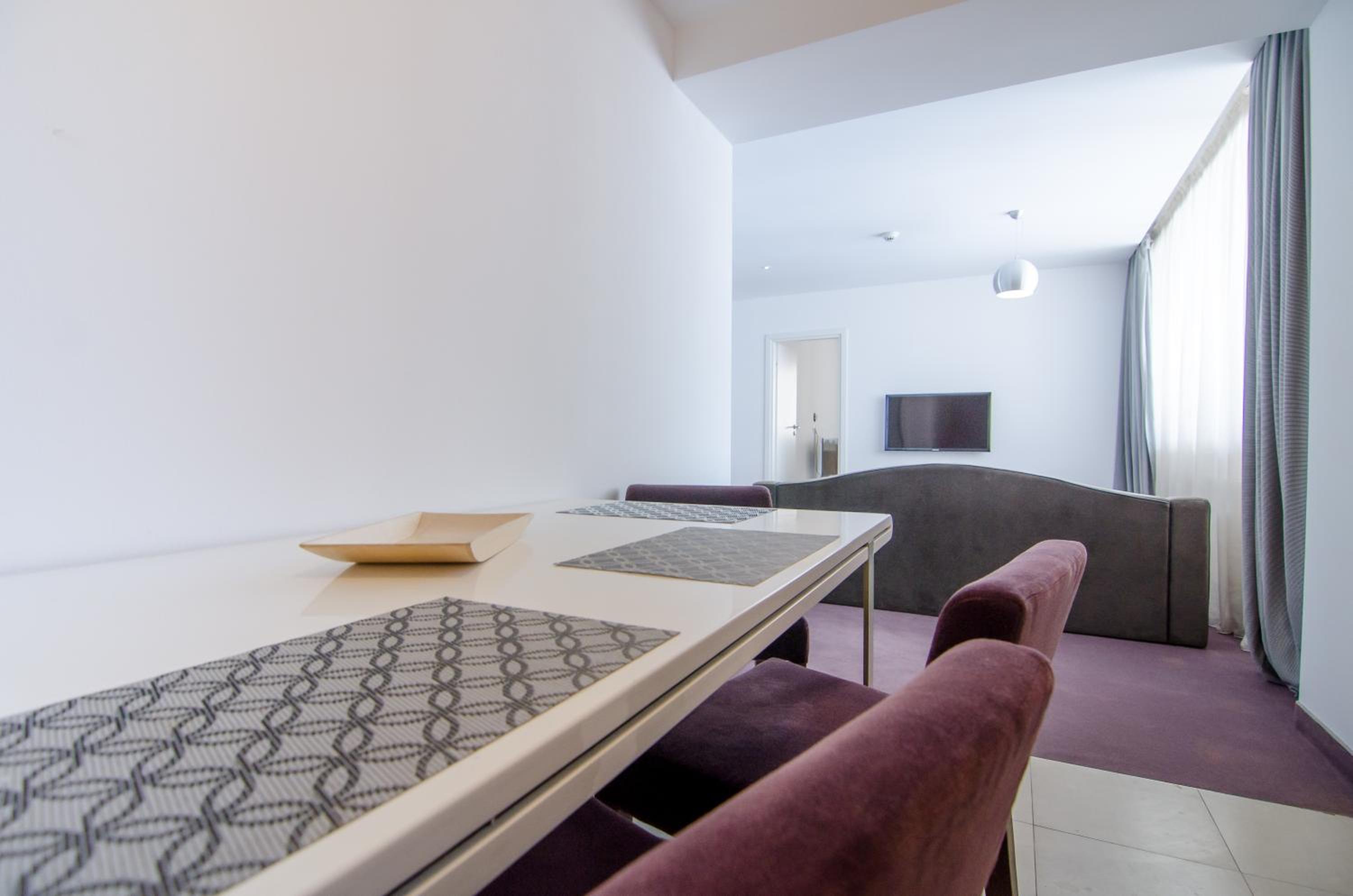 One-Bedroom Apartment - Photo 131