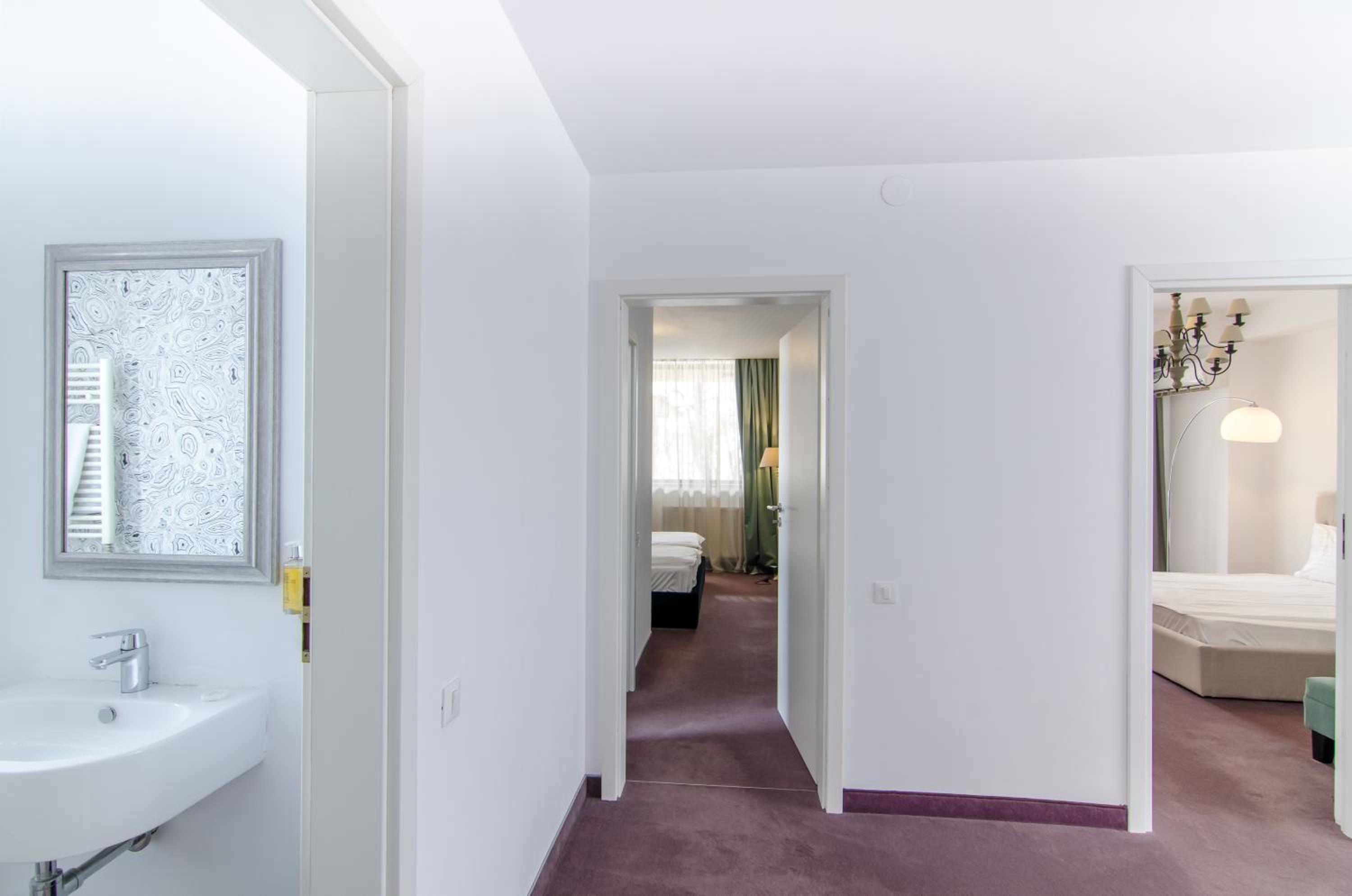 One-Bedroom Apartment - Photo 134