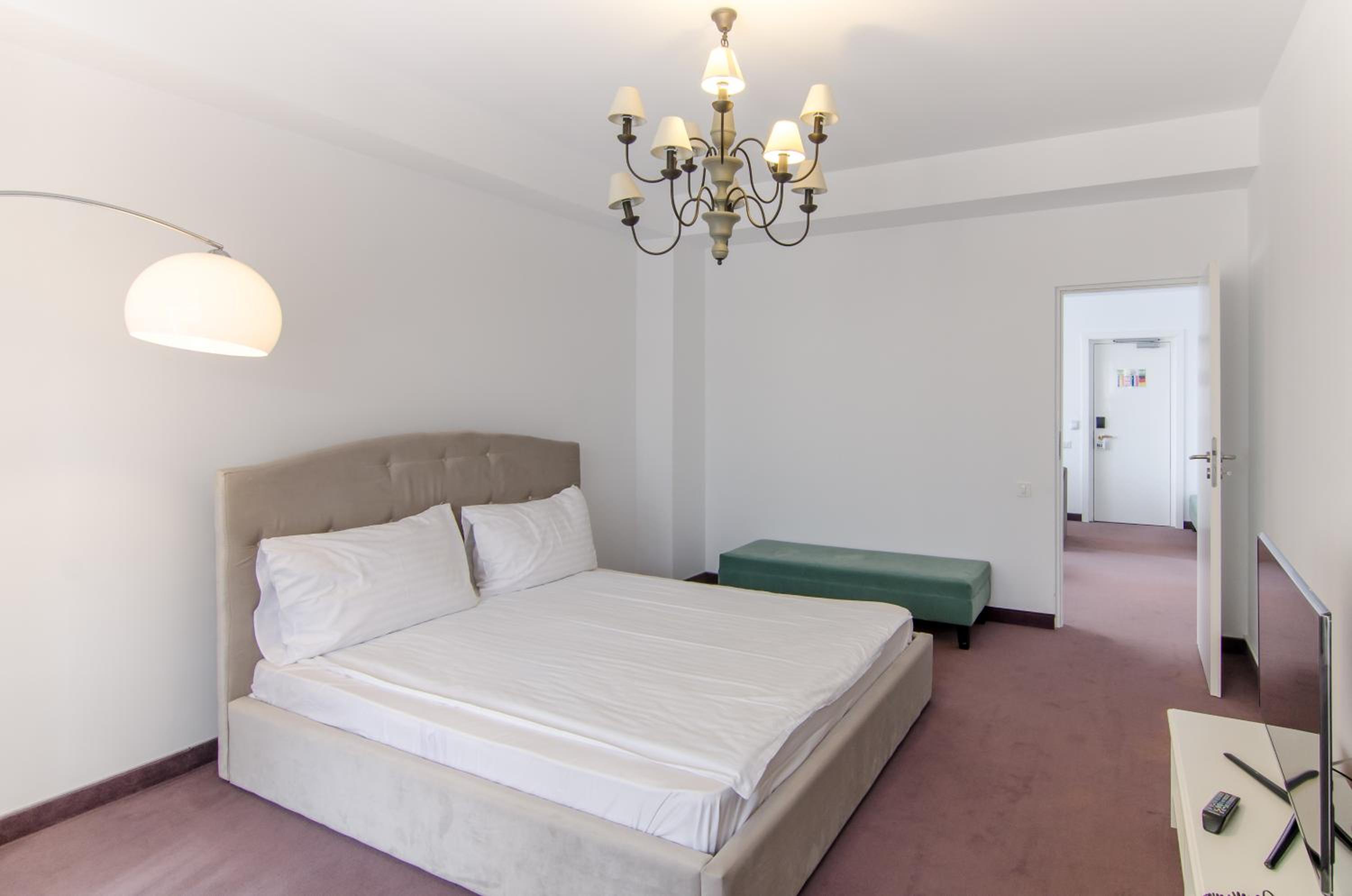 One-Bedroom Apartment - Photo 135