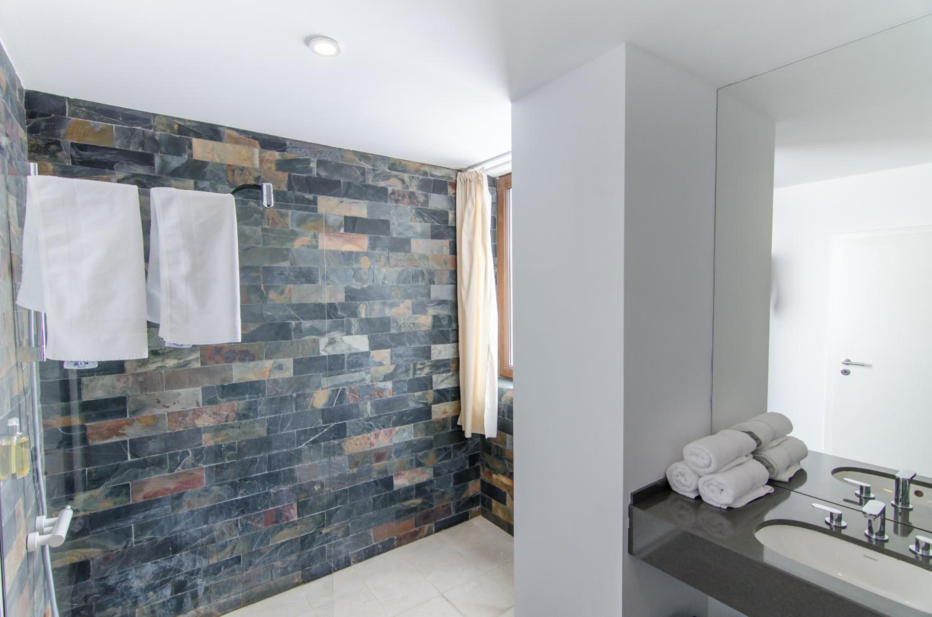 One-Bedroom Apartment - Photo 140