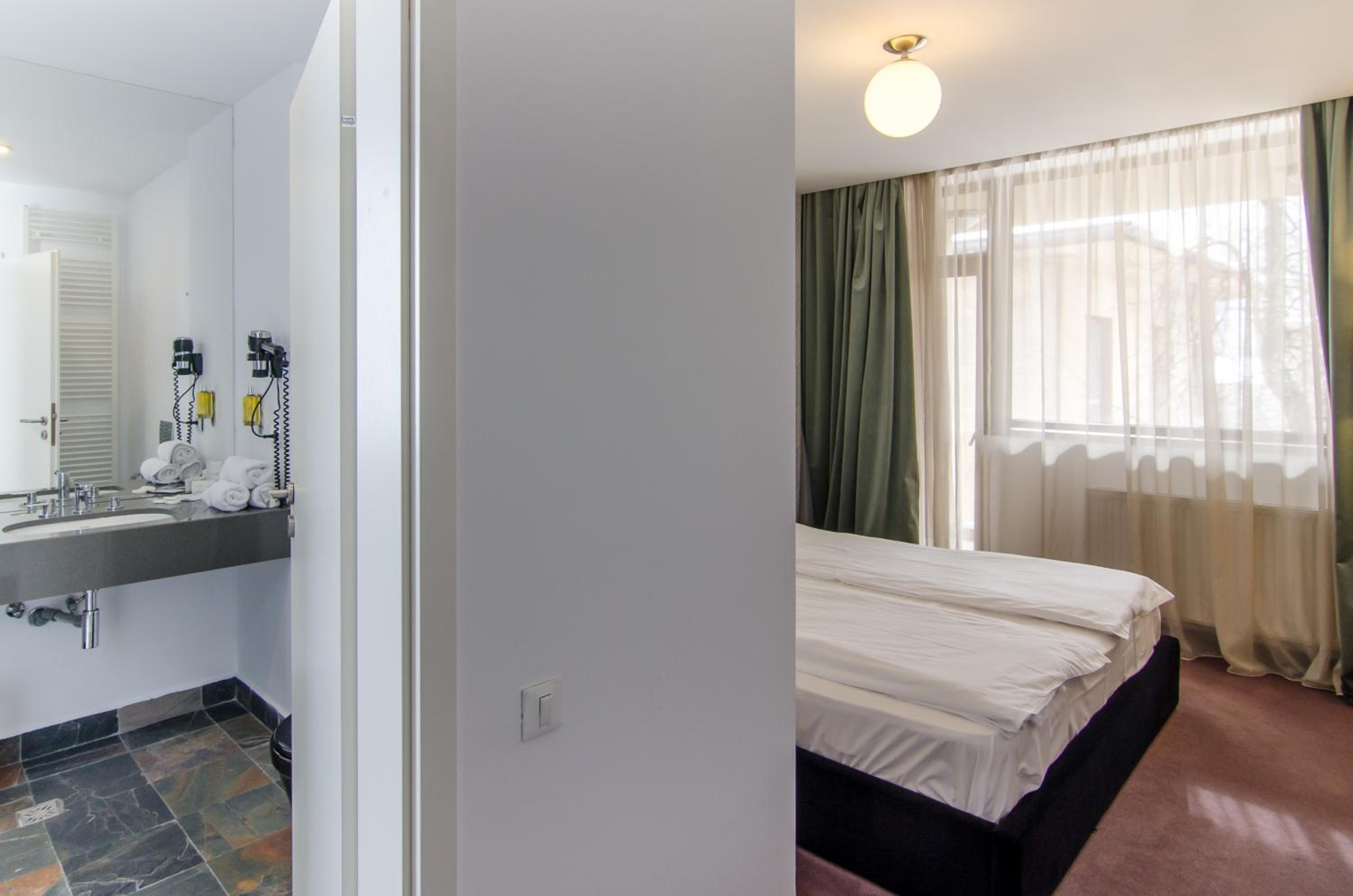 One-Bedroom Apartment - Photo 99