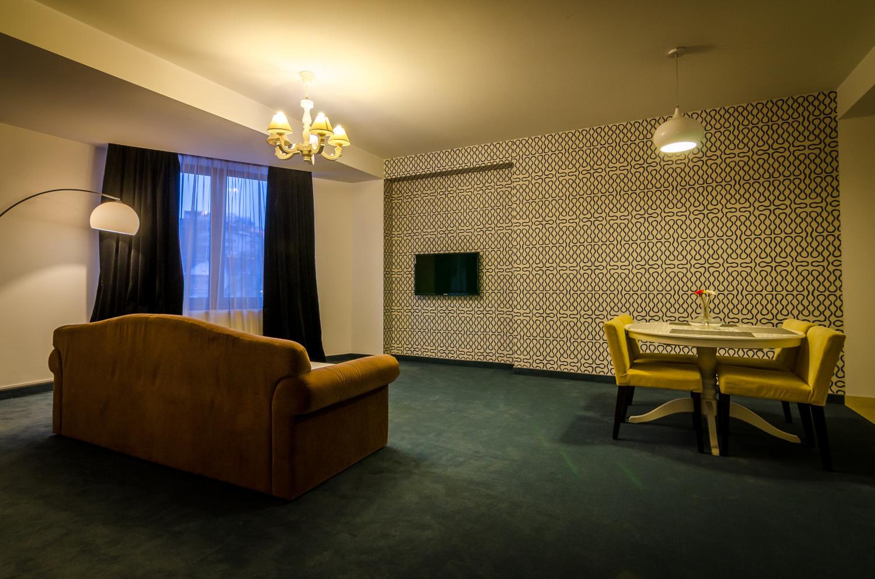 One-Bedroom Apartment - Photo 143