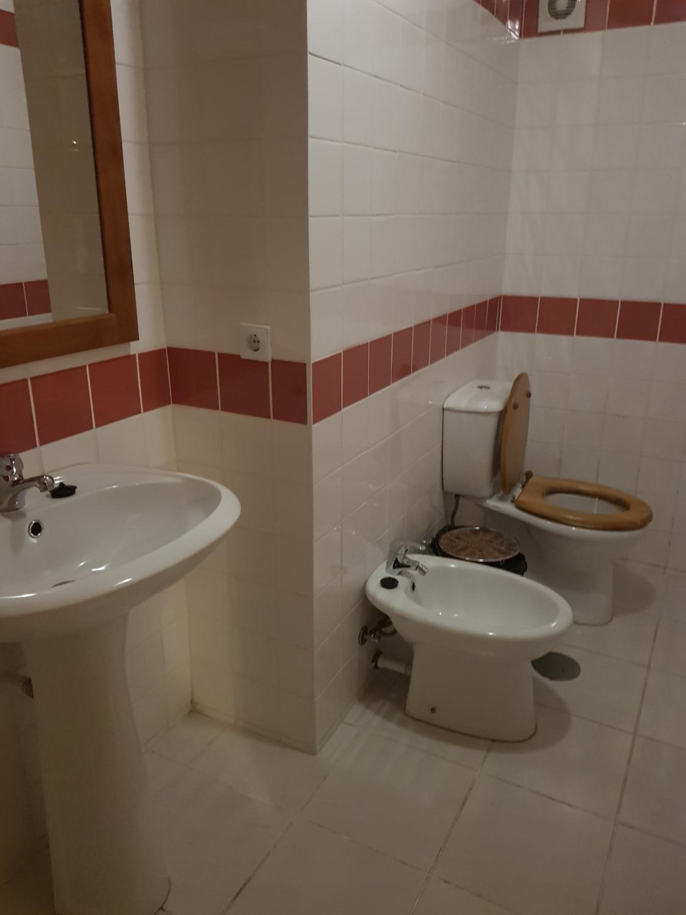 Standard Twin Room - Photo 4