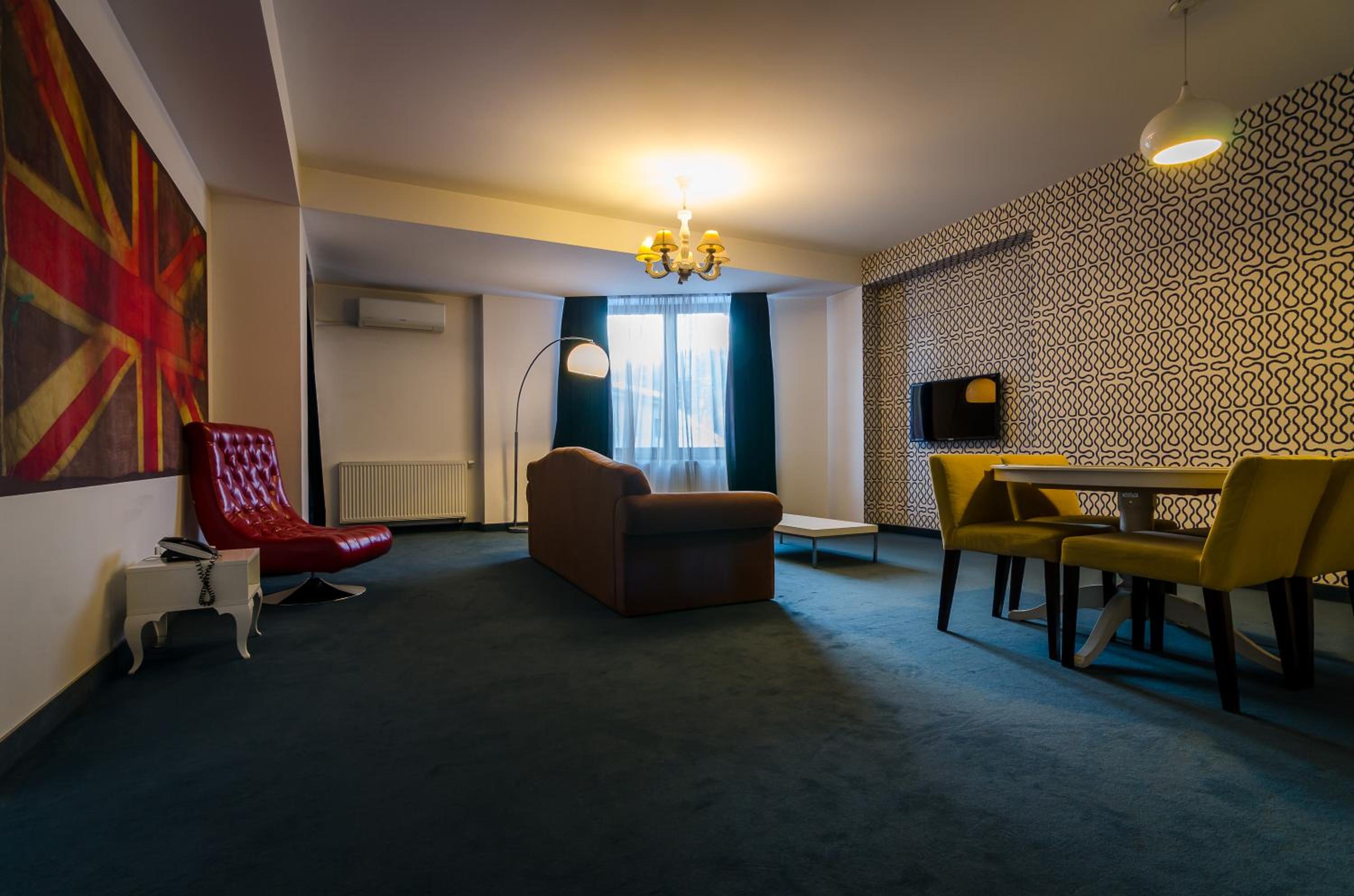 One-Bedroom Apartment - Photo 155