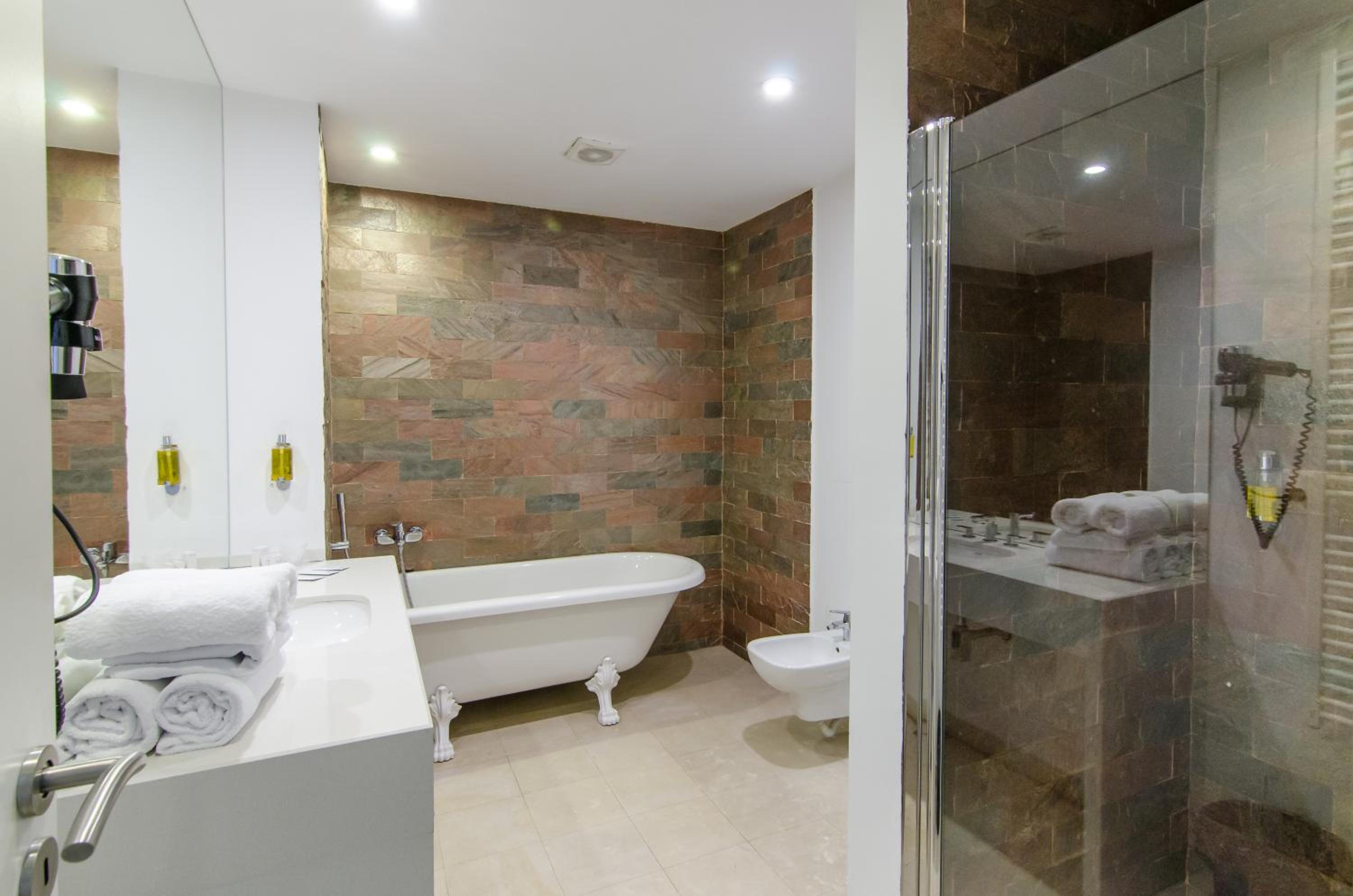 One-Bedroom Apartment - Photo 16