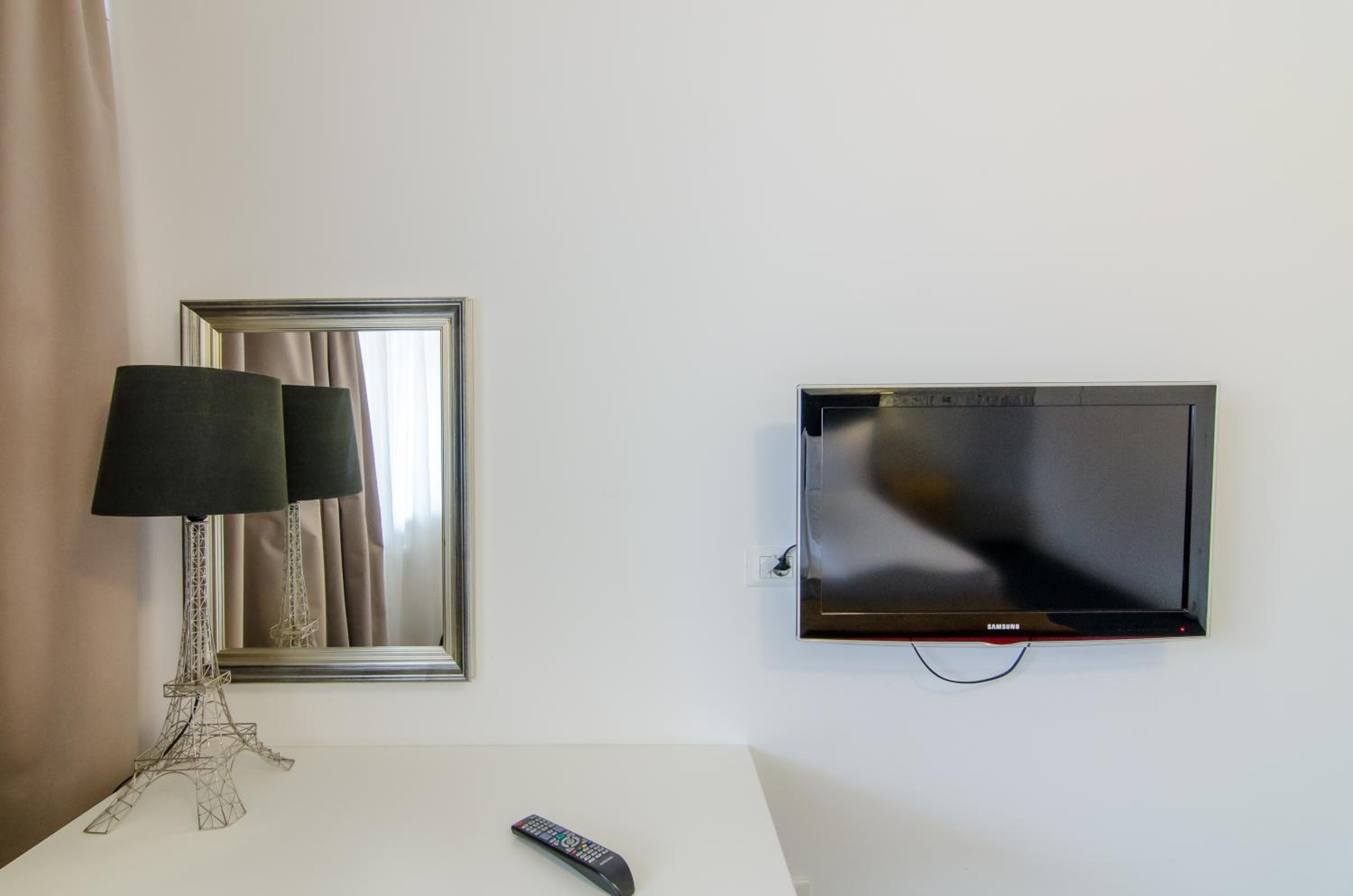One-Bedroom Apartment - Photo 23