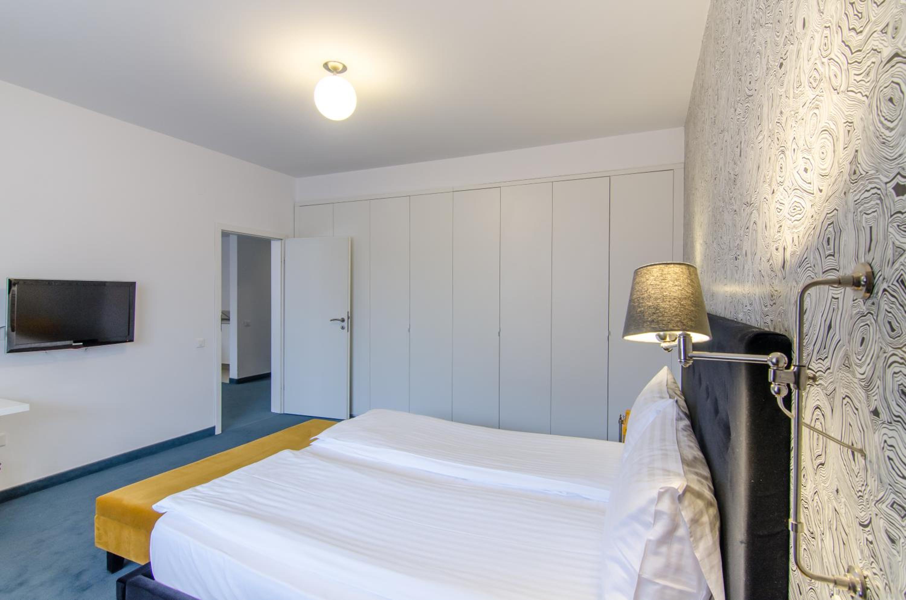 One-Bedroom Apartment - Photo 24