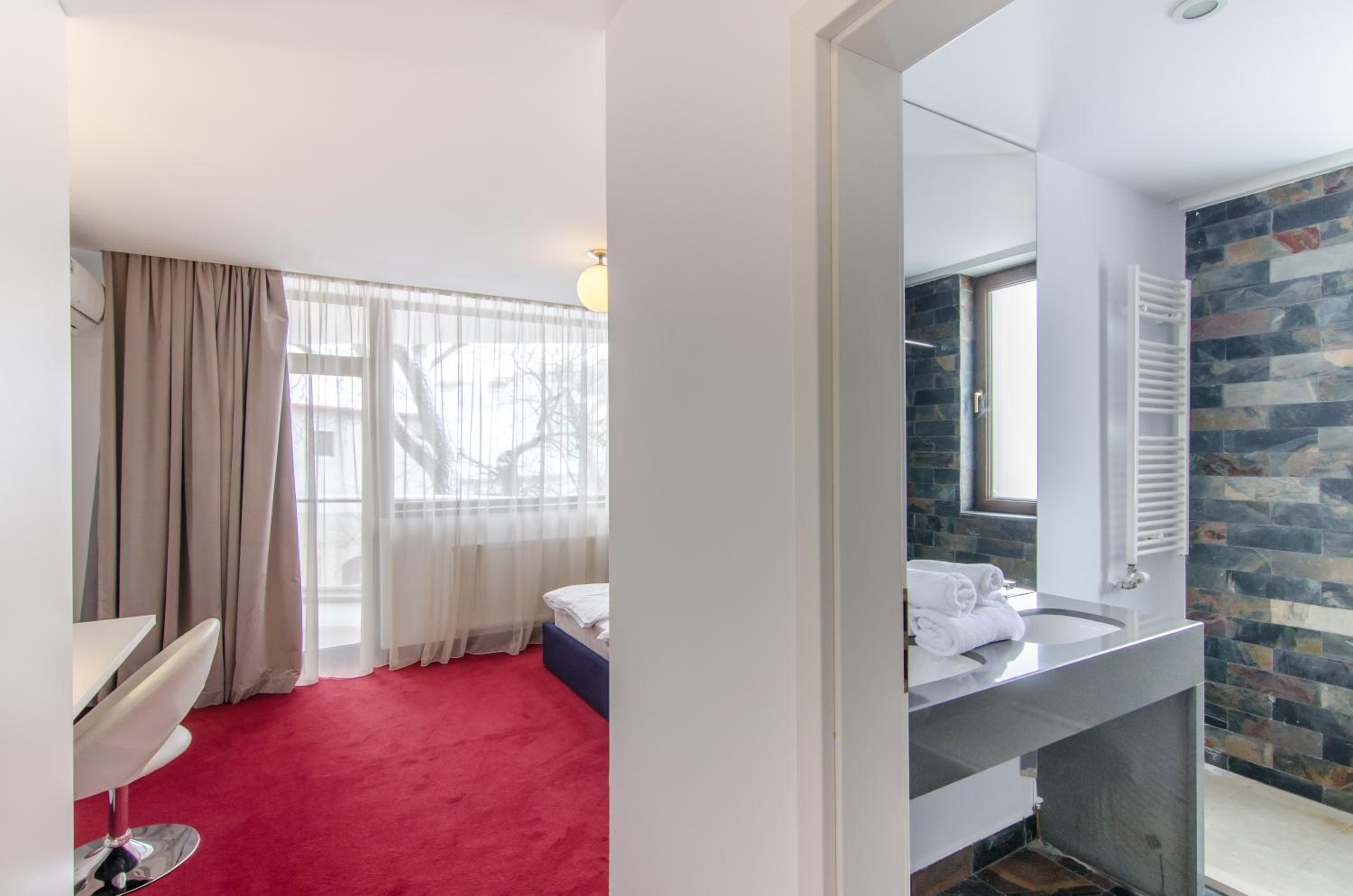 One-Bedroom Apartment - Photo 46