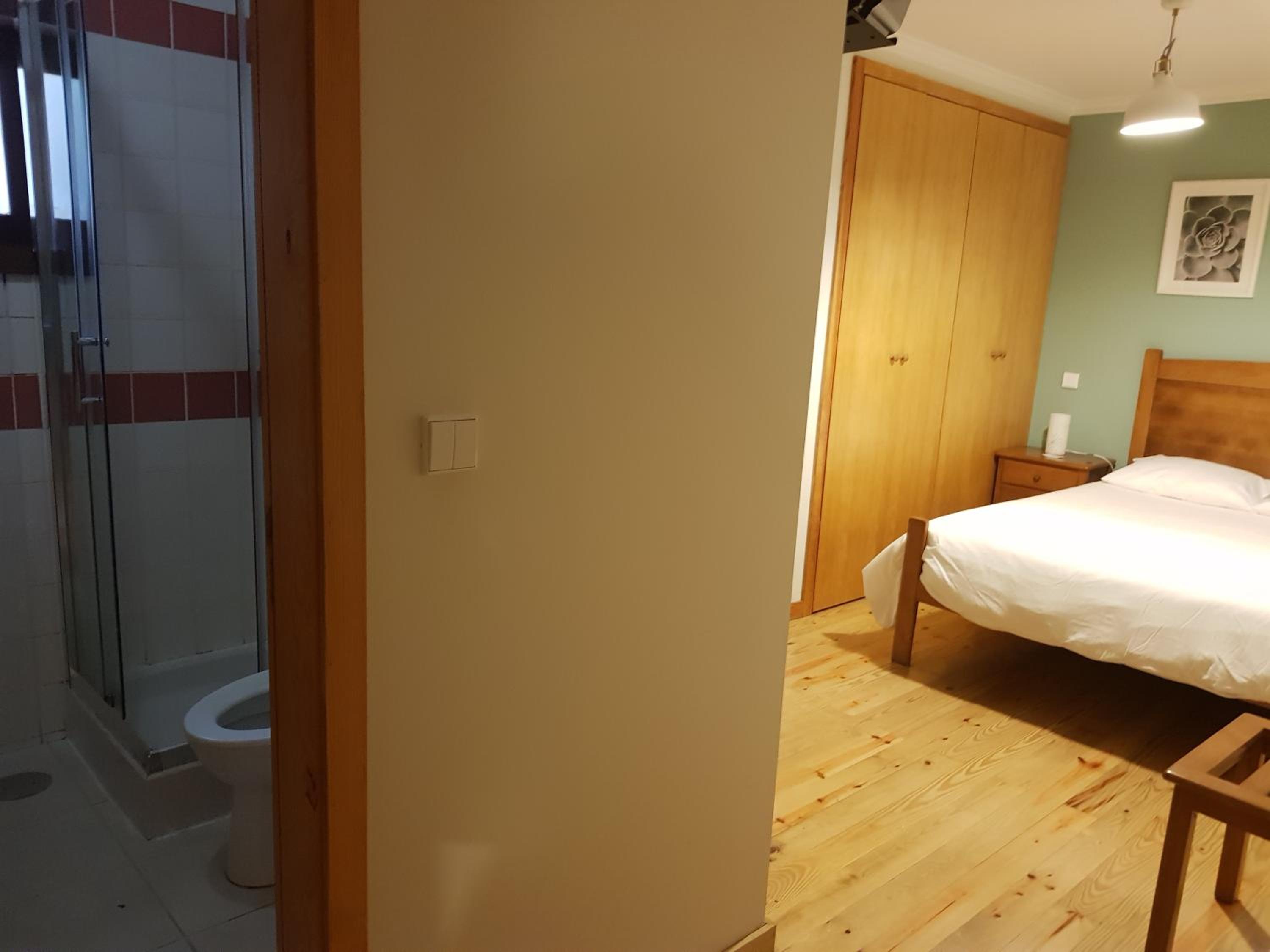Standard Double Room - Photo 3